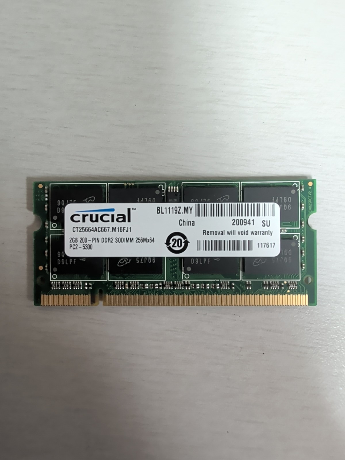 Crucial 2GB DDR2 SO-DIMM PC2-5300S 667MHz 200-Pin CT25664AC667.M16FJ1