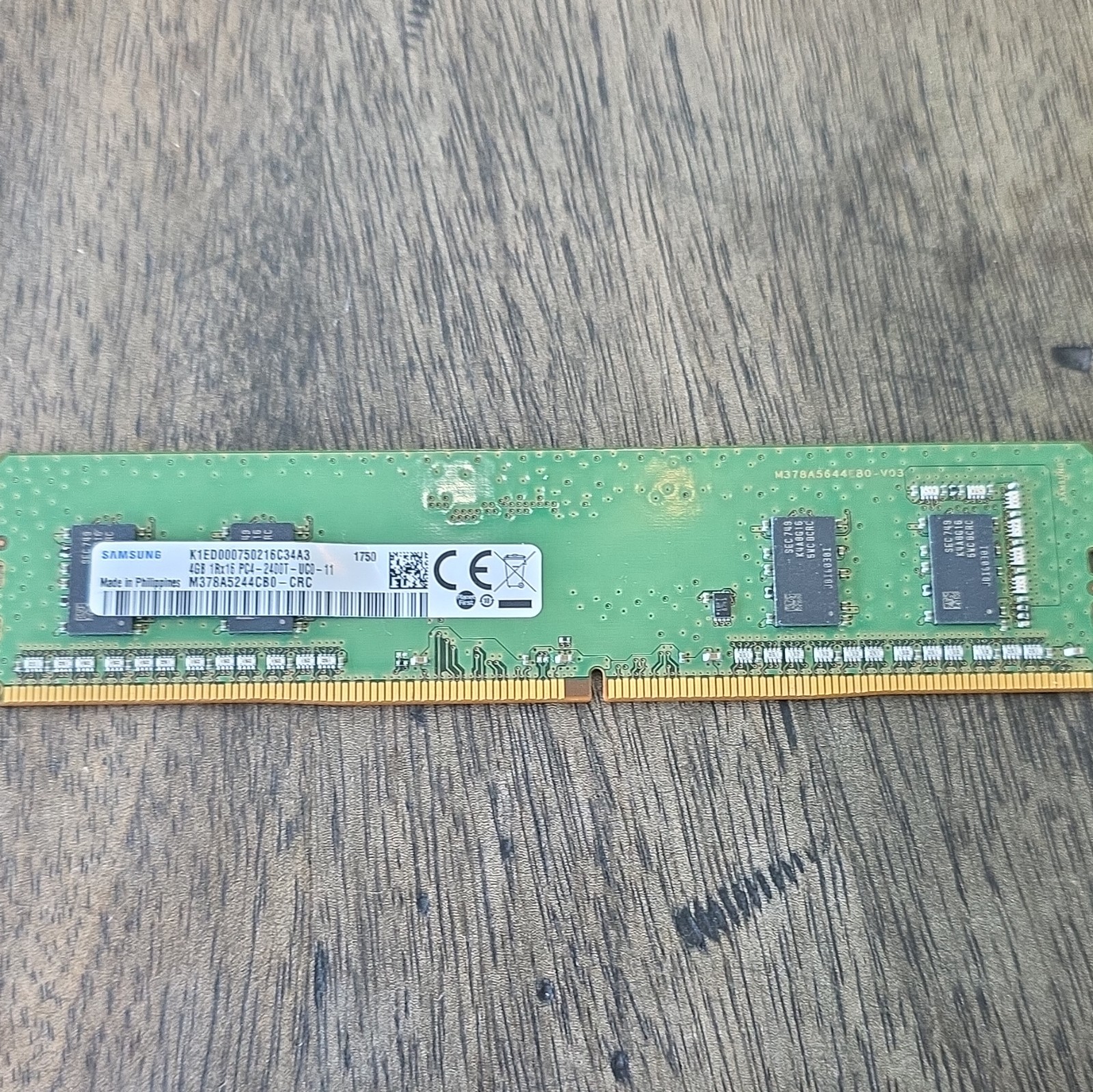 Samsung 4GB DDR4 UDIMM PC4-2400T 288-Pin Non-ECC Unbuffered RAM
