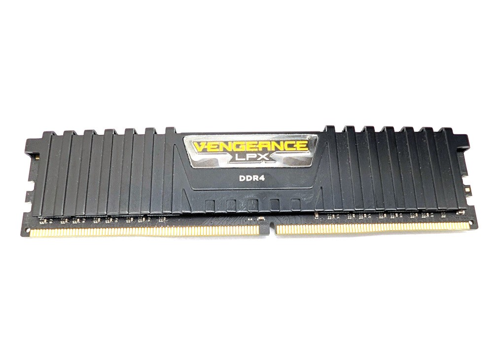 4GB Corsair Vengeance CMK8GX4M2C3000C16 DDR4 3000MHz VER 3.20 RAM