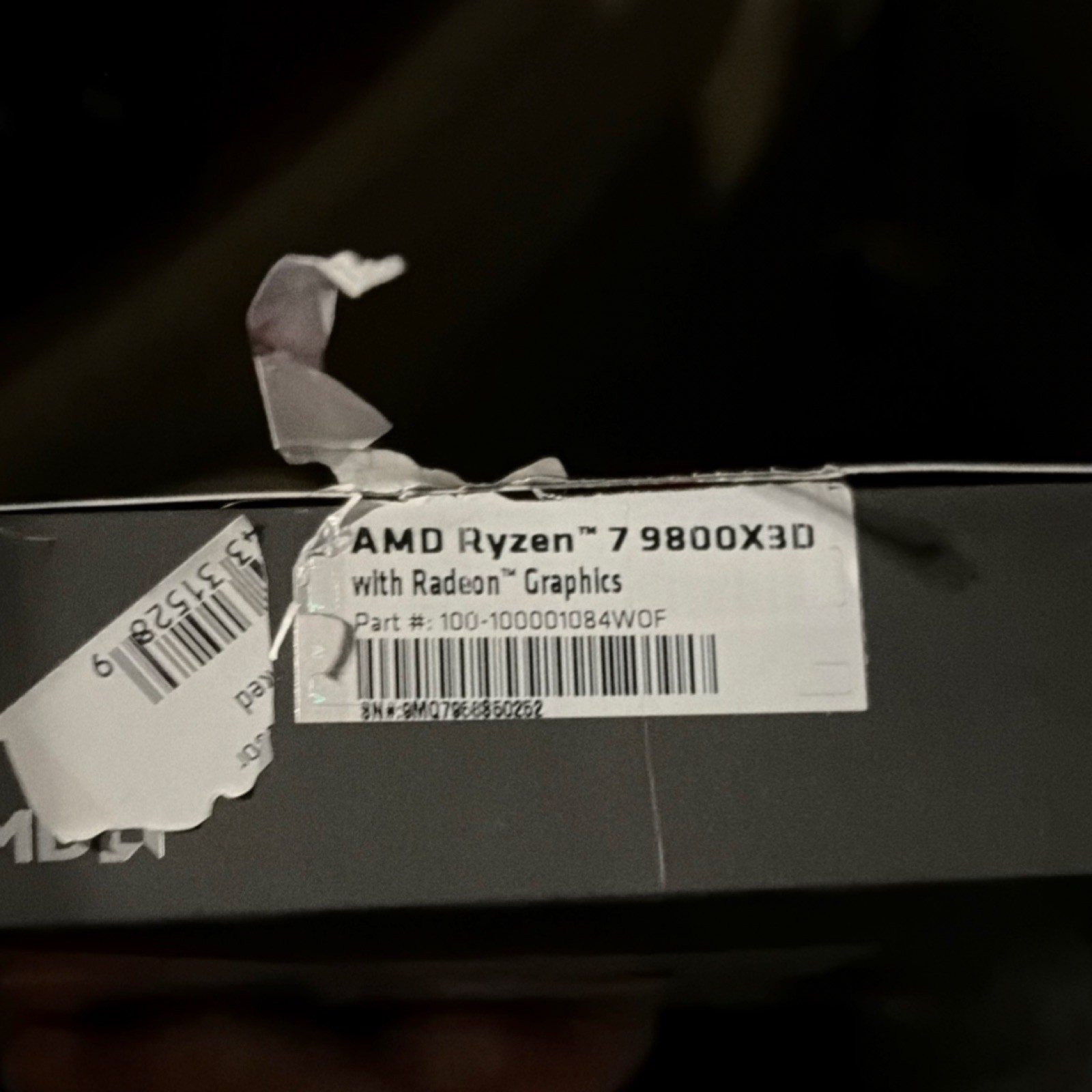 AMD Ryzen 7 9800X3D 8-Core Processor AM5 104MB L3 Cache 100-100001084WOF