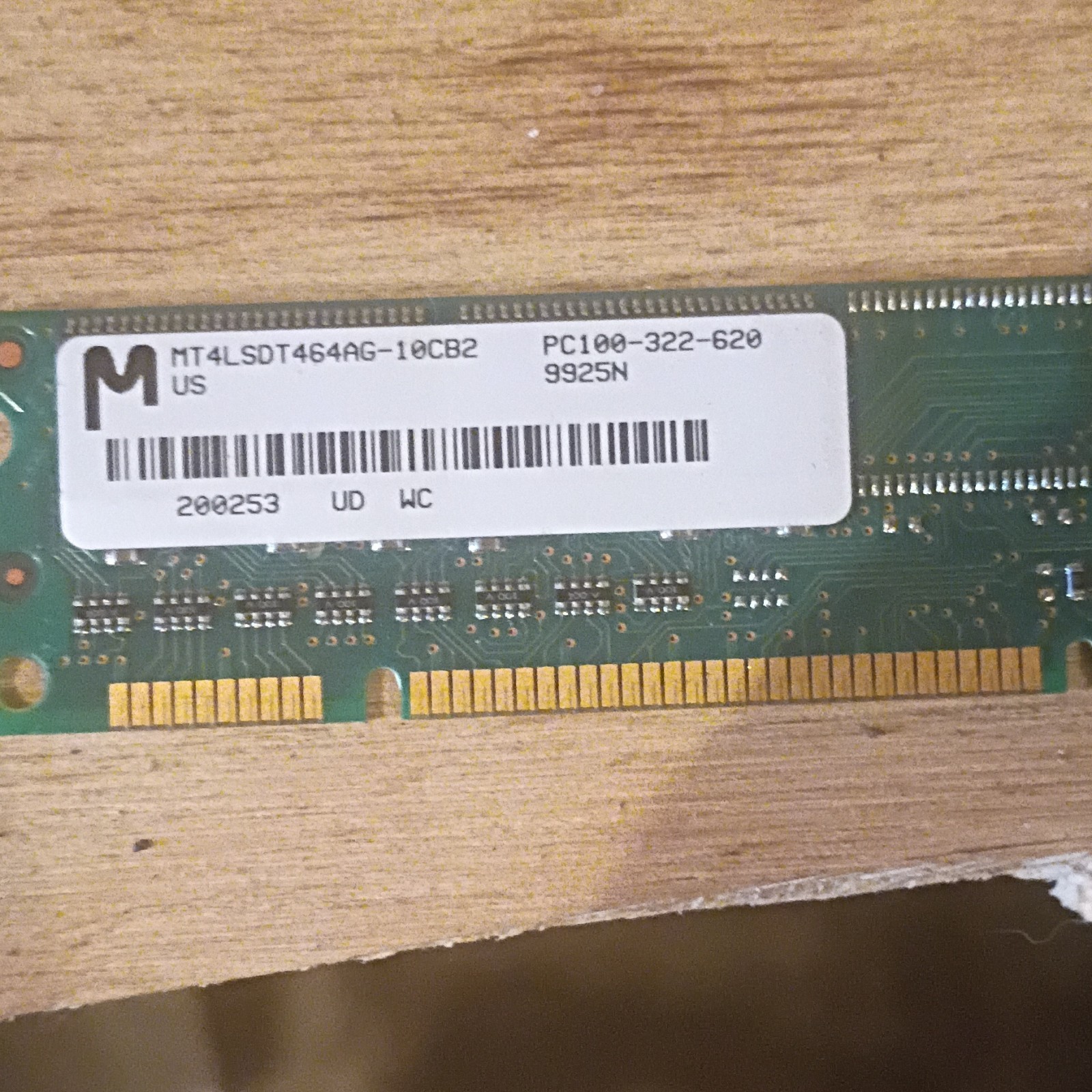 Micron 64MB PC-100 168-Pin SDR SDRAM DIMM Non-ECC Unbuffered MT4LSDT464AG