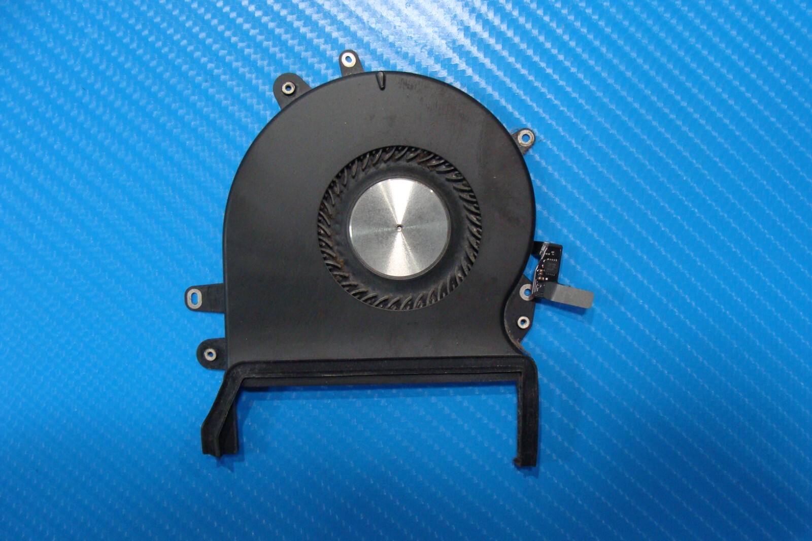 MacBook Pro 16″ A2141 Late 2019 MVVJ2LL/A MVVK2LL/A Cooling Fan Right 923-03875