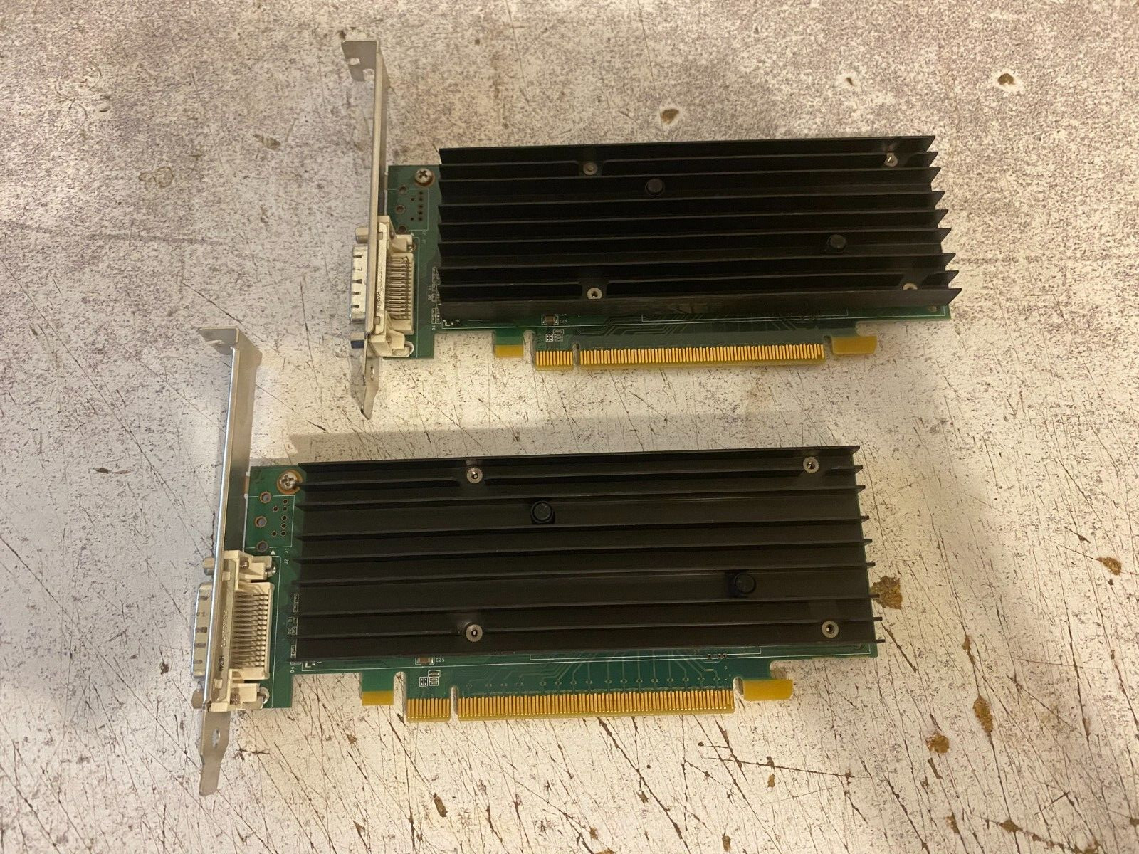 Lot of 2 HP NVIDIA Quadro NVS 290 Full Height Video Card DMS-59 PCIe 456137-001
