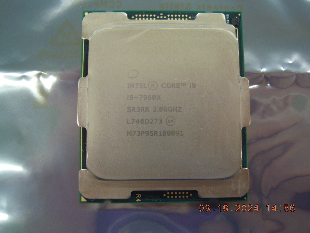 Intel Core i9-7960X X-Series SR3RR 2.8GHz 16-Cores LGA2066 CPU * Tested