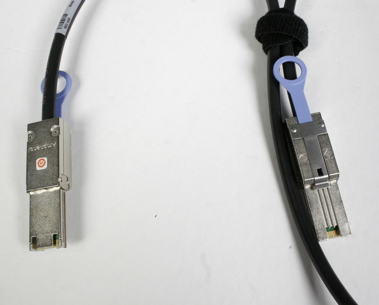 New Dell .6 meter external mini-SAS cable SFF-8088 SAS SFF-8088 W508F