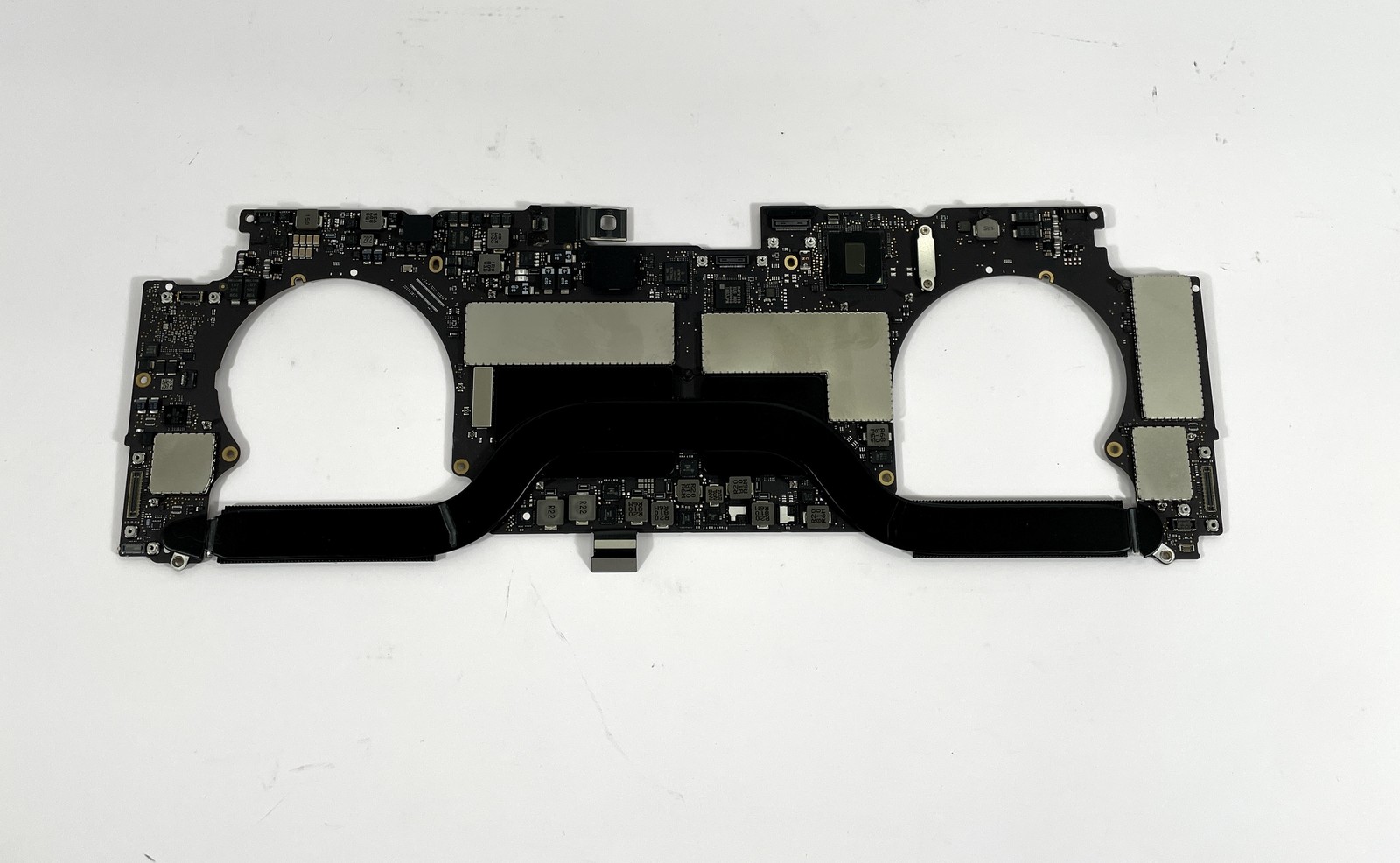 Apple MacBook Pro A1707 Logic Board i7-7700HQ 500GB Radeon Pro 560 820-00928-A