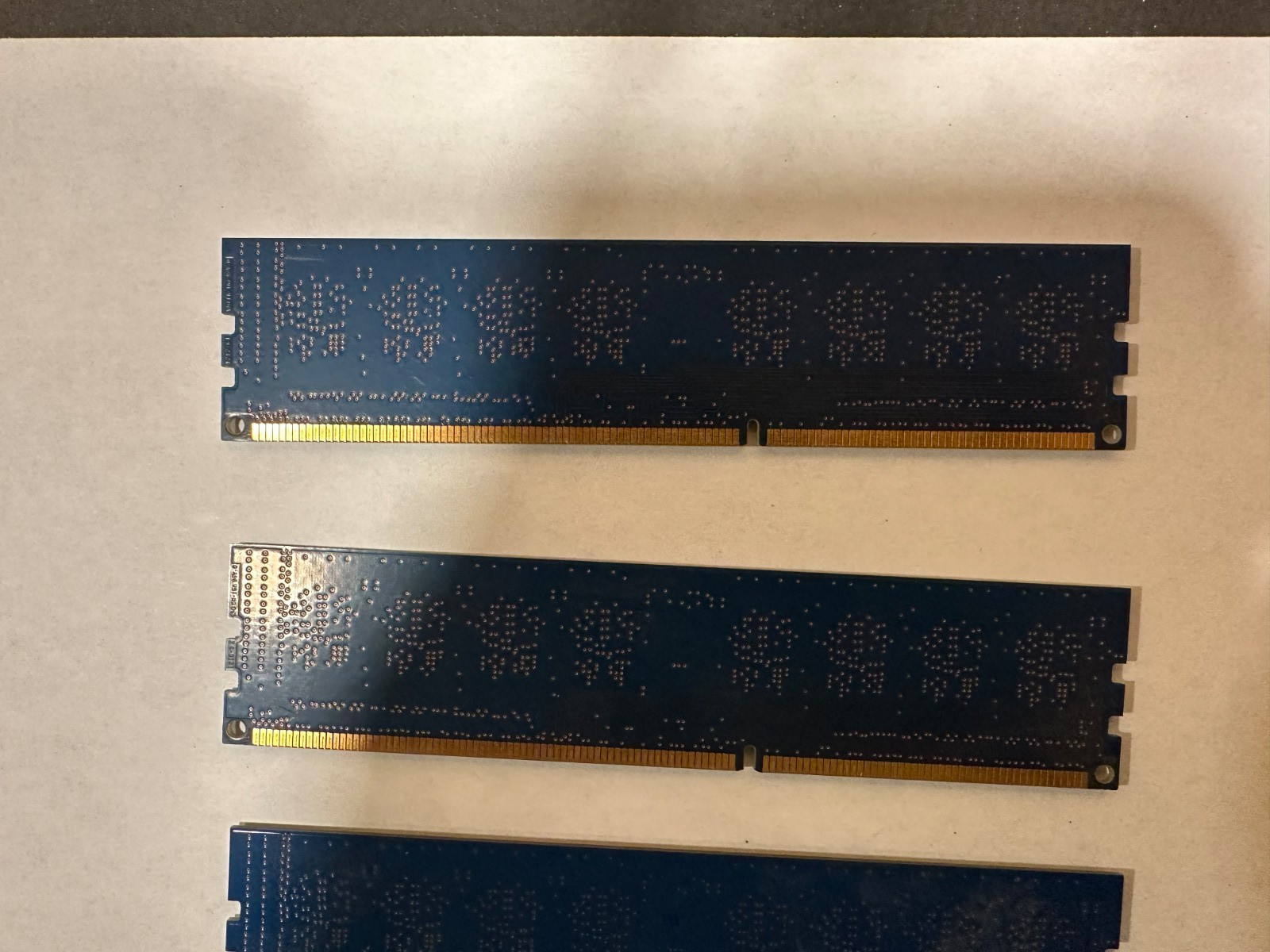 Hynix 2 GB DIMM 1333 MHz DDR3 Memory (HMT325U6CFR8C-H9) 4 pieces 8GB