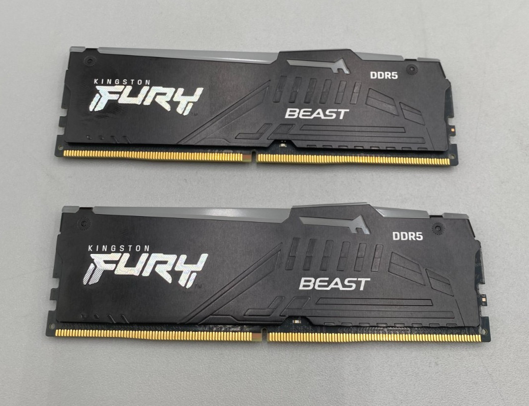 Lot Of 2 Kingston Fury beast DDR5 8GB UDIMM 2 x 8GB = 16GB RAM Memory Black B