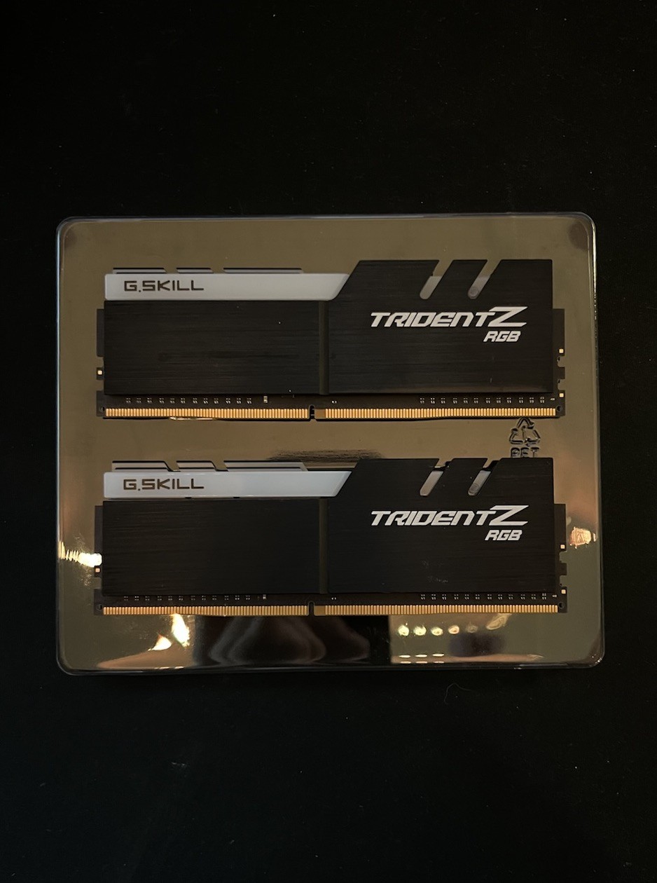 G. Skill Trident Z RGB DDR4-3200 CL16 2×8 GB (16 GB)