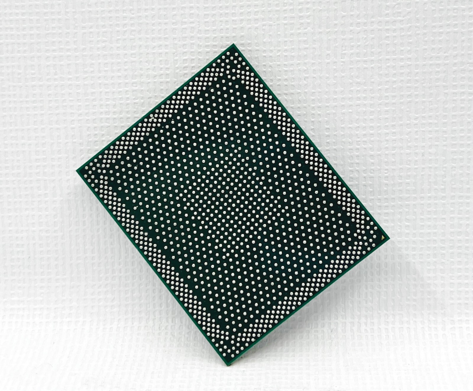1PCS Intel New SR3HL C621