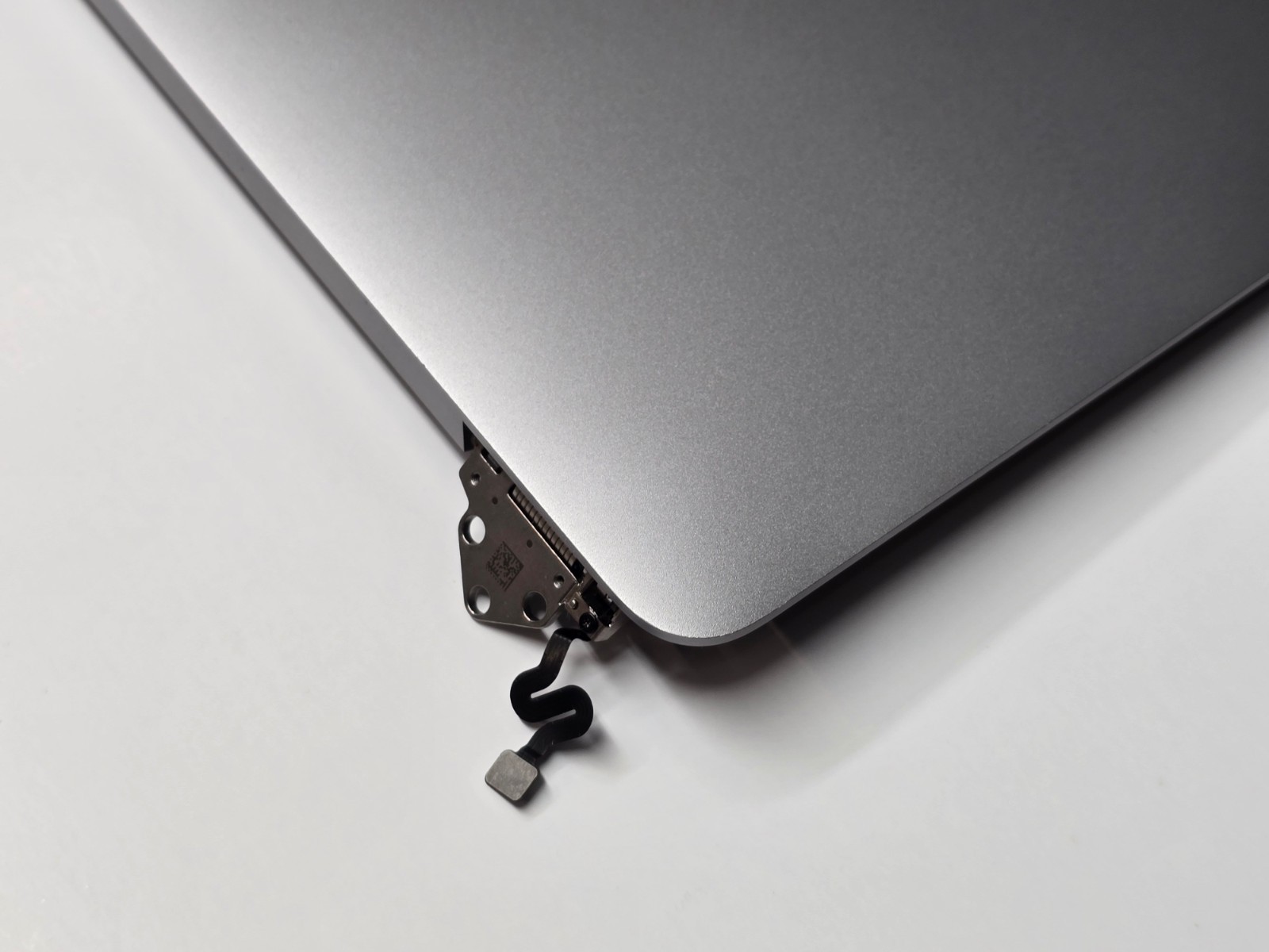 READ! GENUINE OEM MacBook Pro 16″ A2141 LCD Screen Assembly – Space Gray / Lines