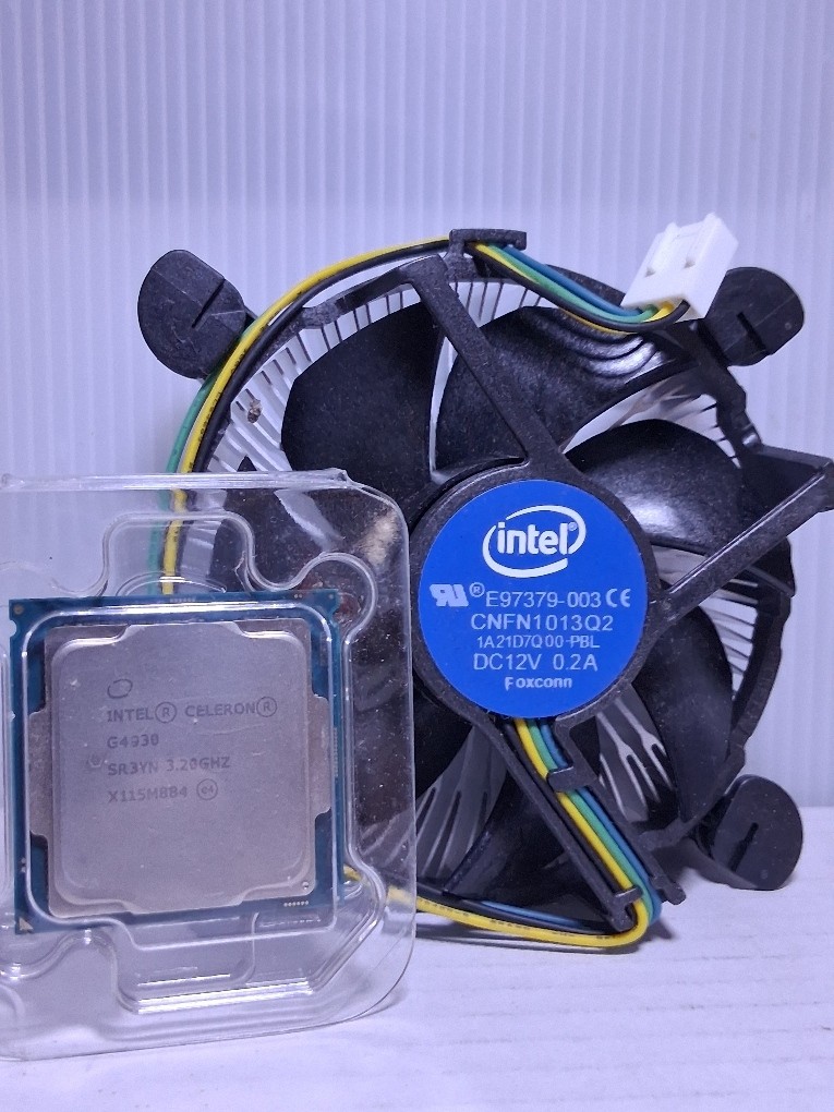 Intel Celeron G4930 3.2GHz LGA1151 CPU + Intel Cooler E97379-003 Combo