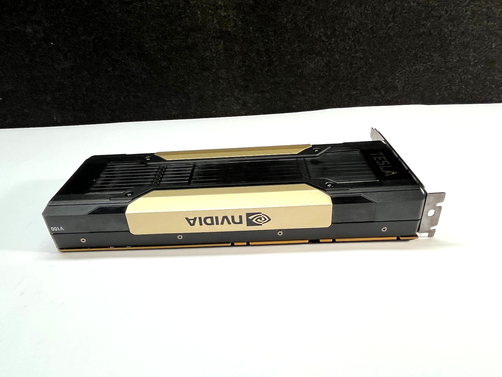 Nvidia Tesla V100 16GB HBM2 CUDA GPU PCIe 699-2G500-0200-300+Cable+Bracket
