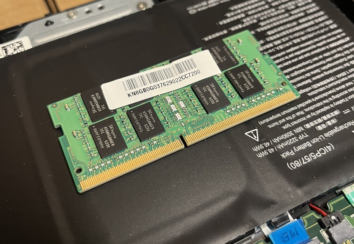 SK Hynix 8GB 2RX8 PC4-2133P HMA41GS6AFR8N-TF LAPTOP MEMORY