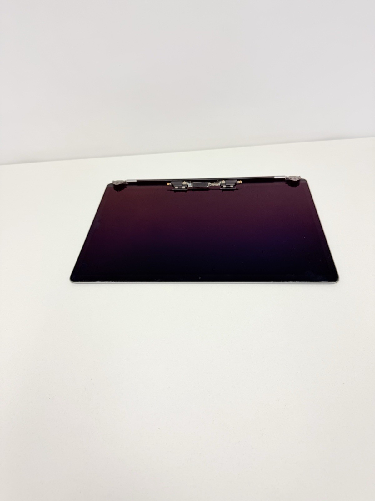 Geniune Apple LCD Screen Assembly MacBook Pro 15 A1990 2018 2019 GRAY