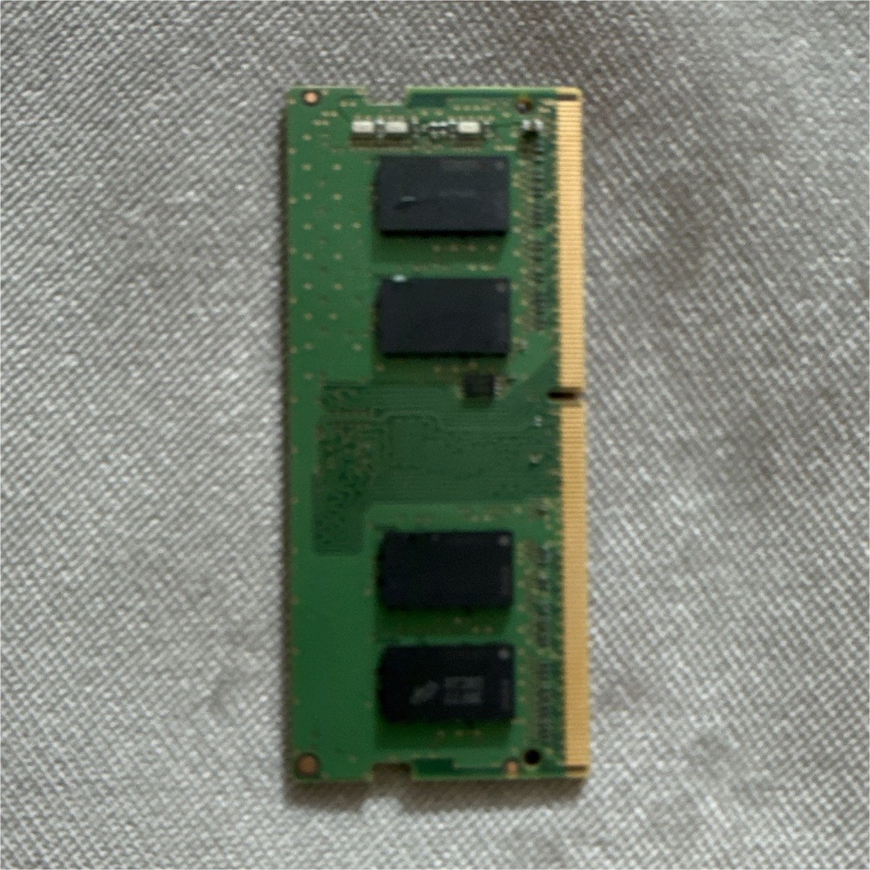 Laptop SO-DIMM RAM Memory Module, 1x Module, Unbranded/No Markings Visible