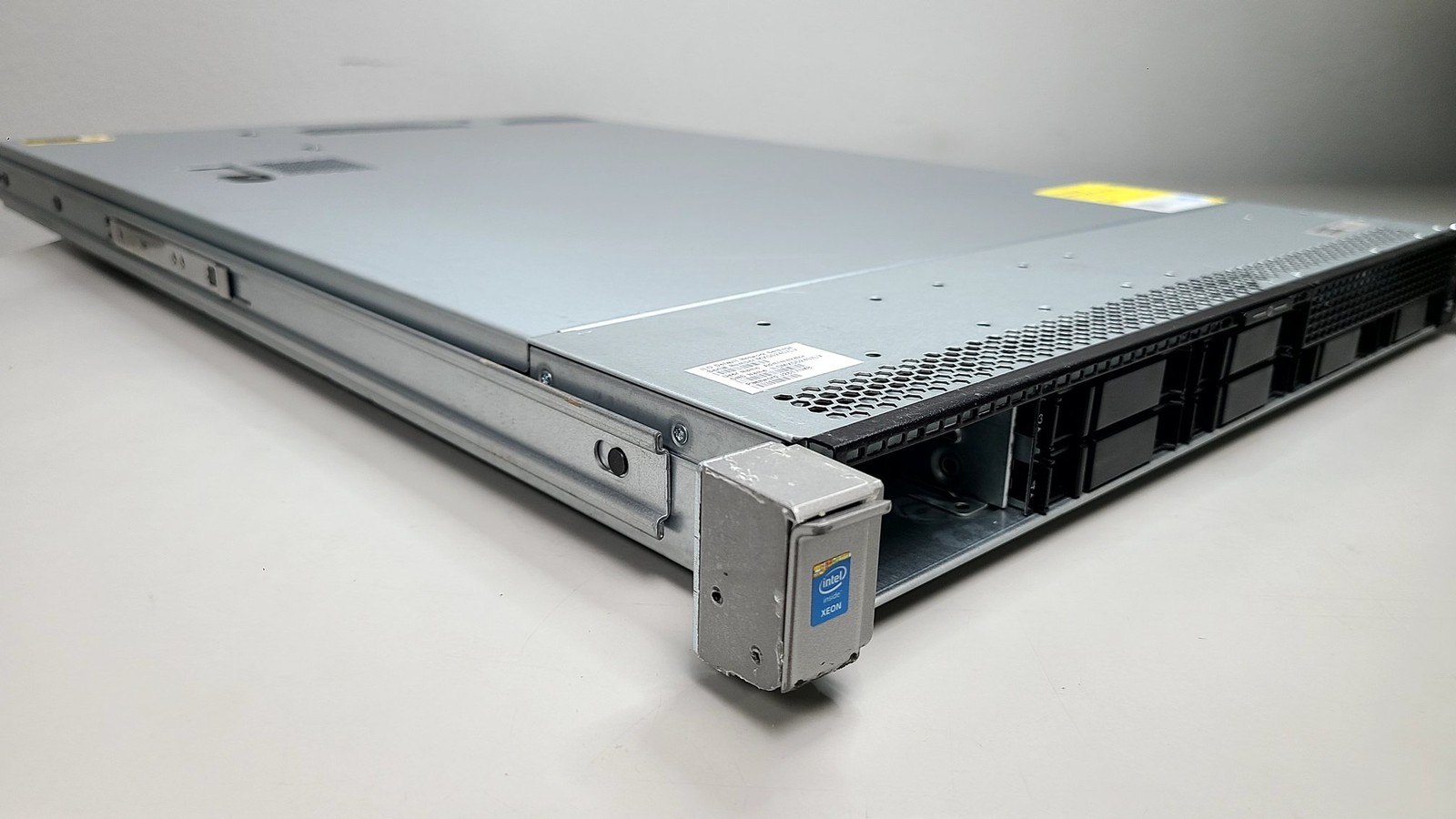 HP Proliant DL360 G9 Server – PN: 755258-B21 (No RAM, No HDDs)