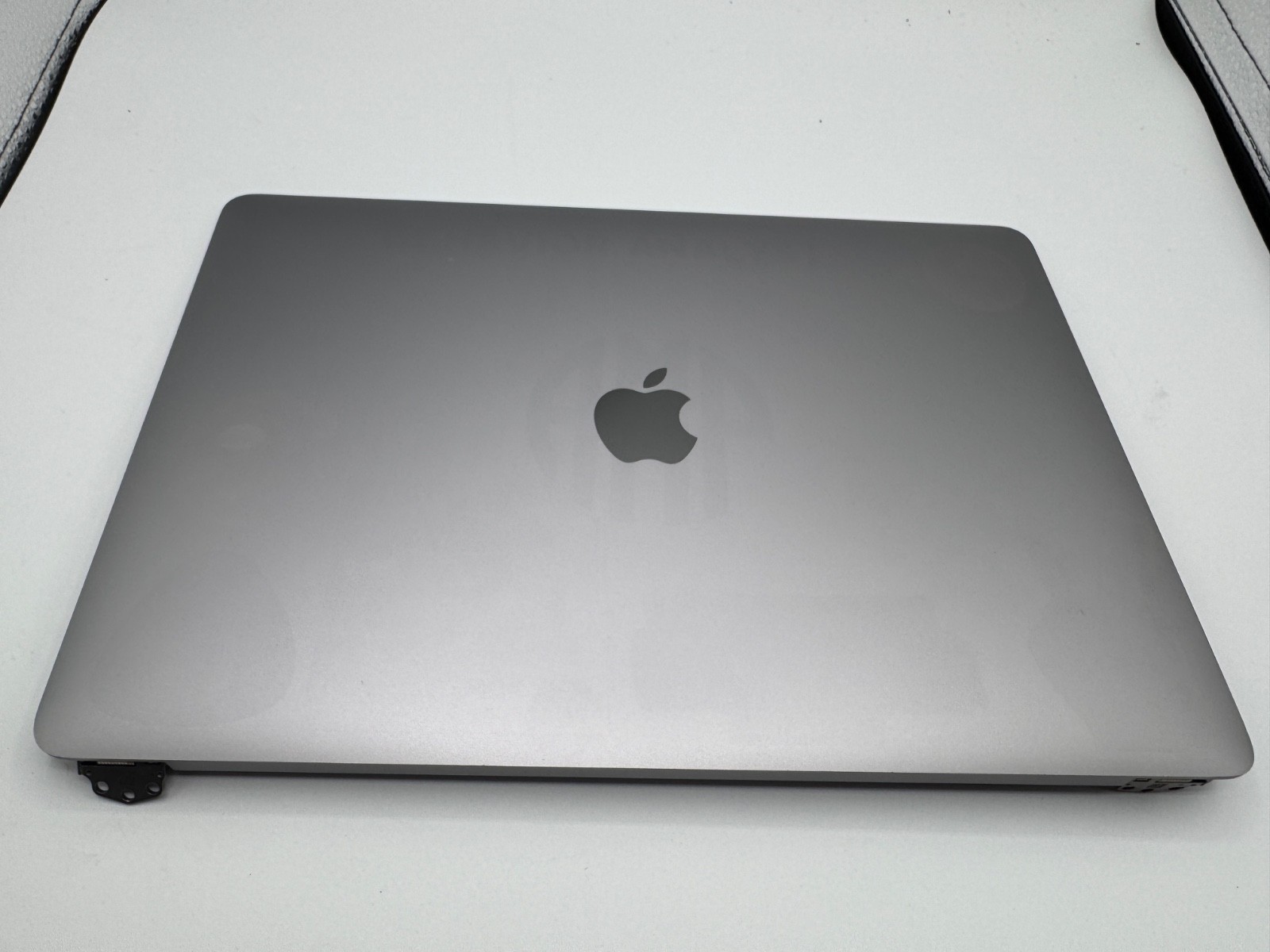 Macbook Pro 13″ A2159 A1989 A2289 A2251 2018-2020 LCD Display Assembly GRAY Good