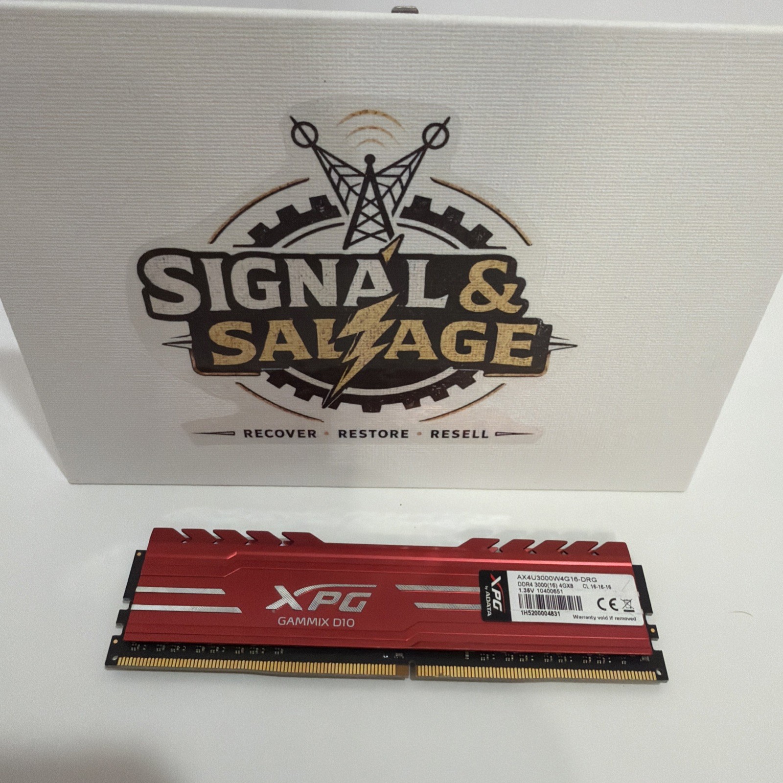XPG GAMMIX D10 4GB 1 X 4GB DDR4 3000 (PC4 24000) AX4U3000W4G16-DRG