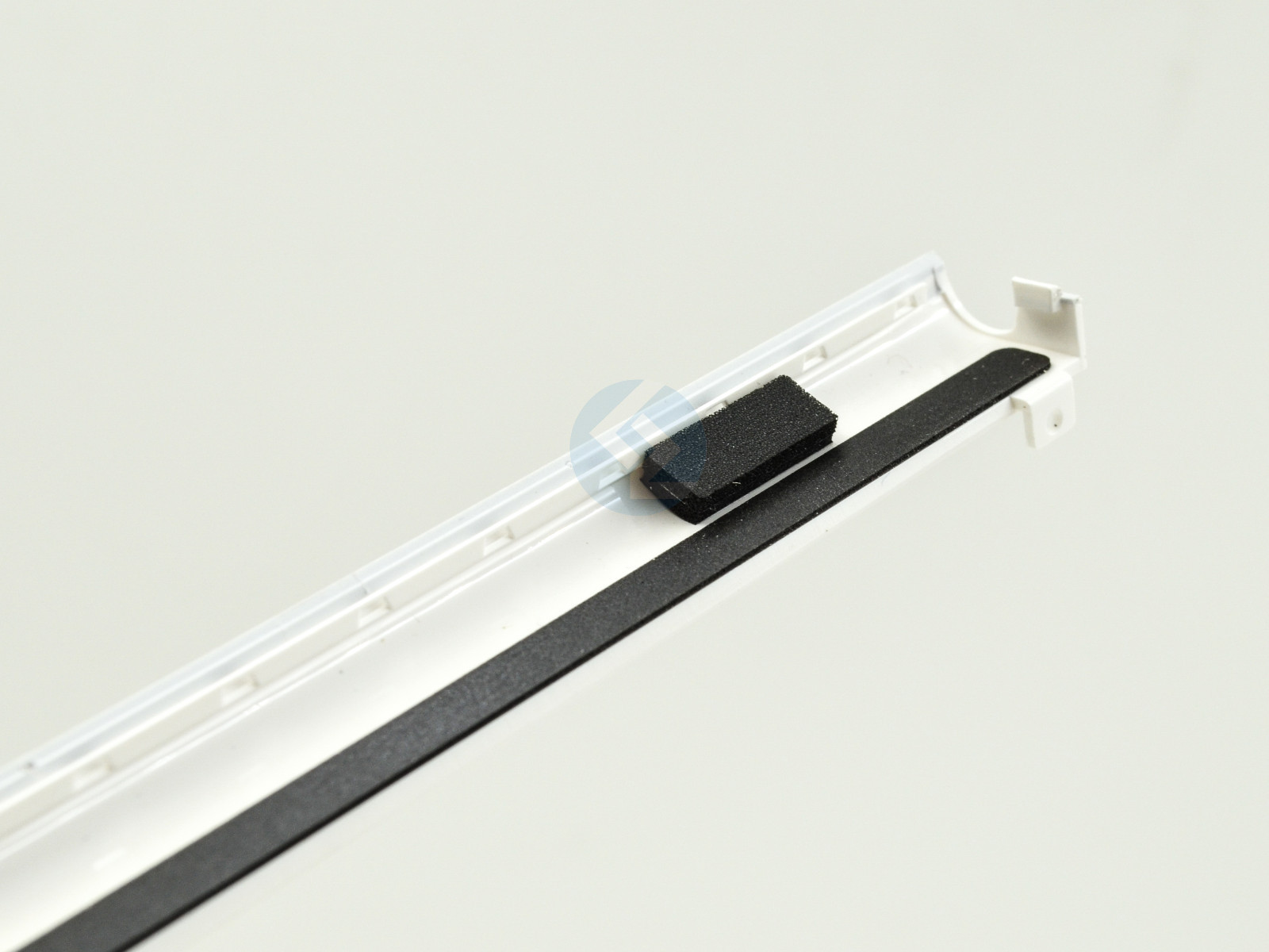 NEW Hinge Clutch Cover for Apple MacBook Unibody 13″ A1342
