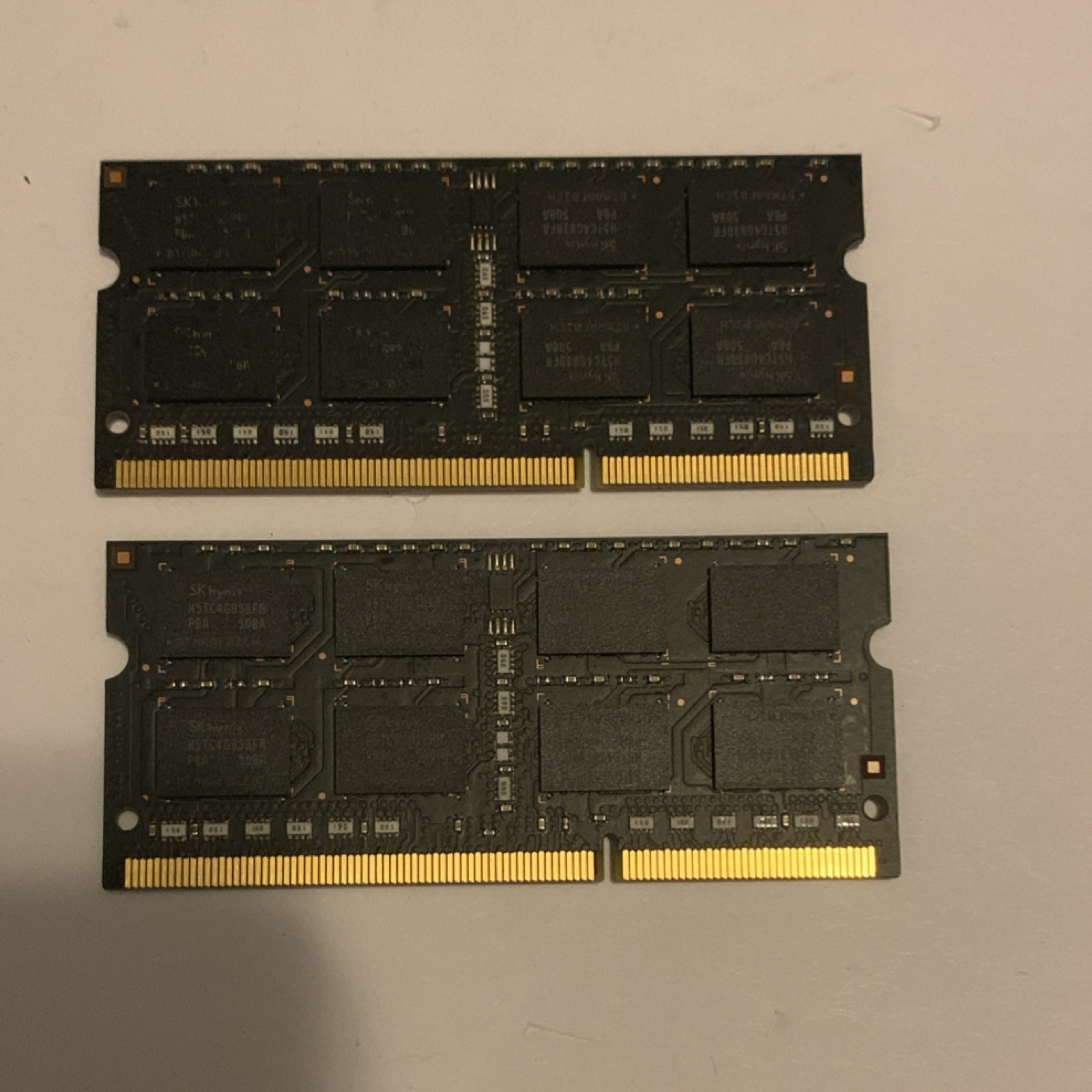 SK hynix 16GB (2x8GB) DDR3L SO-DIMM PC3L-12800S 204-Pin RAM HMT41GS6BFR8A-PB