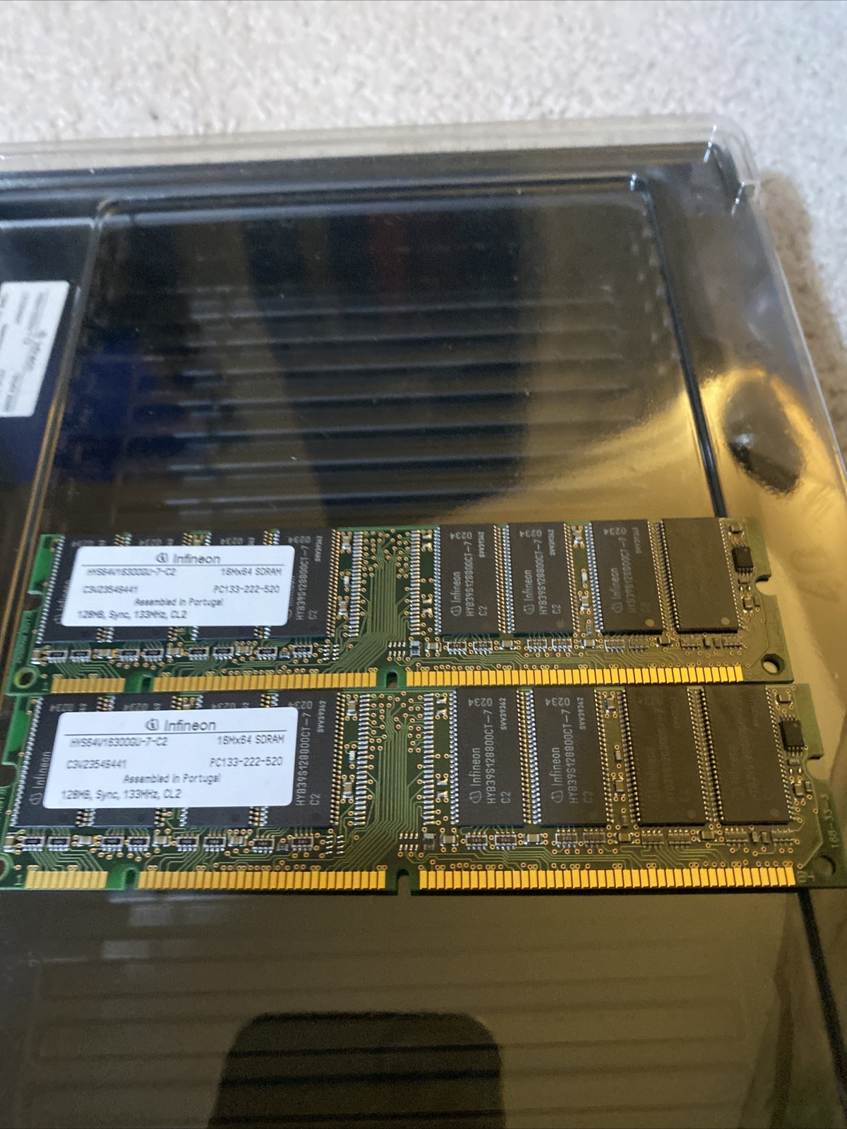 Two Pieces Infineon 2x128MB RAM PC-133 Sync 133 MHz CL2 Almost Gone