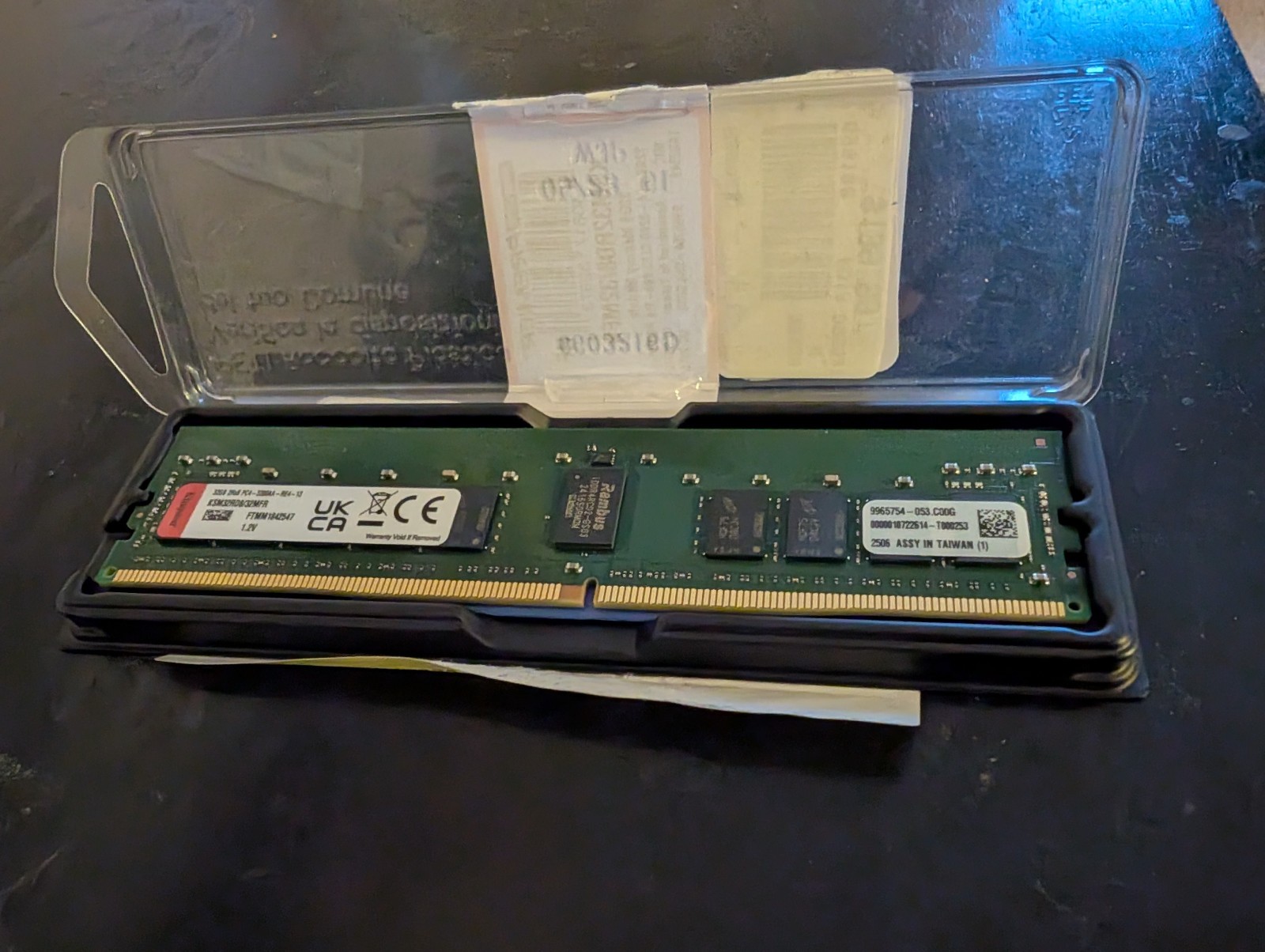 Kingston KSM32RD8/32MFR 32GB 2Rx8 4G x 72-Bit PC4-3200 CL22 Registered w/Parity