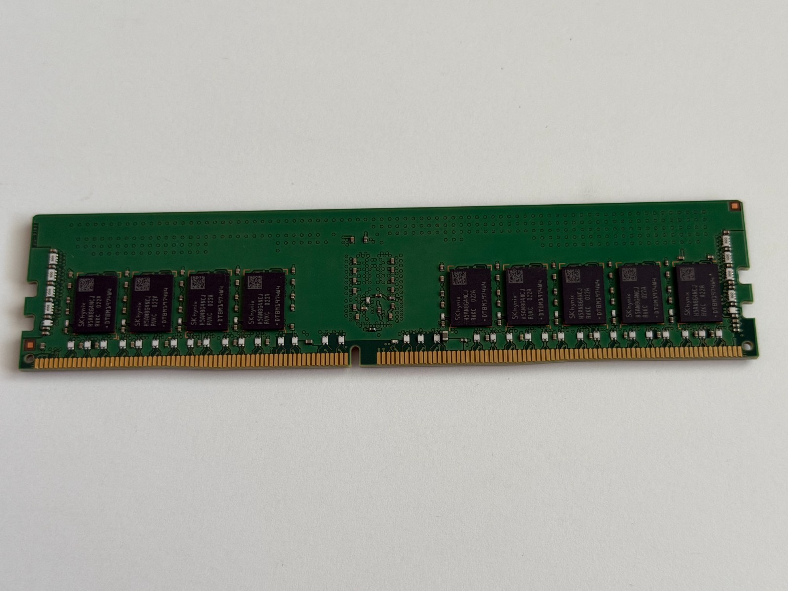 SK Hynix 16GB (1 Stick) PC4-21300 DDR4 2666V ECC Memory HMA82GR7CJR4N-VK