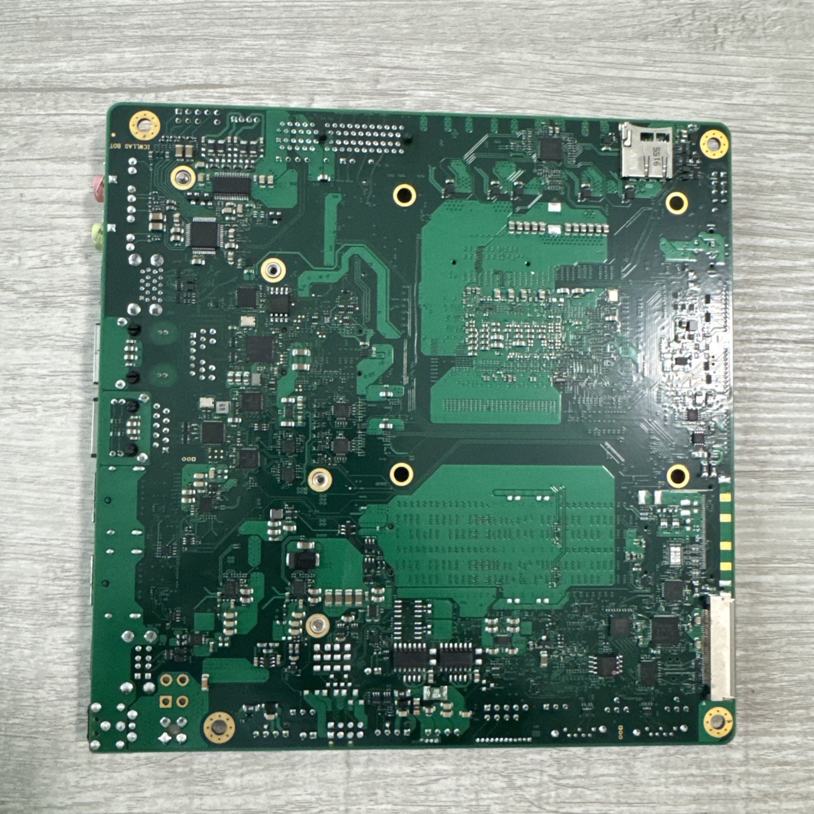 Industrial Thin-Mini-ITX board Conga-IC370