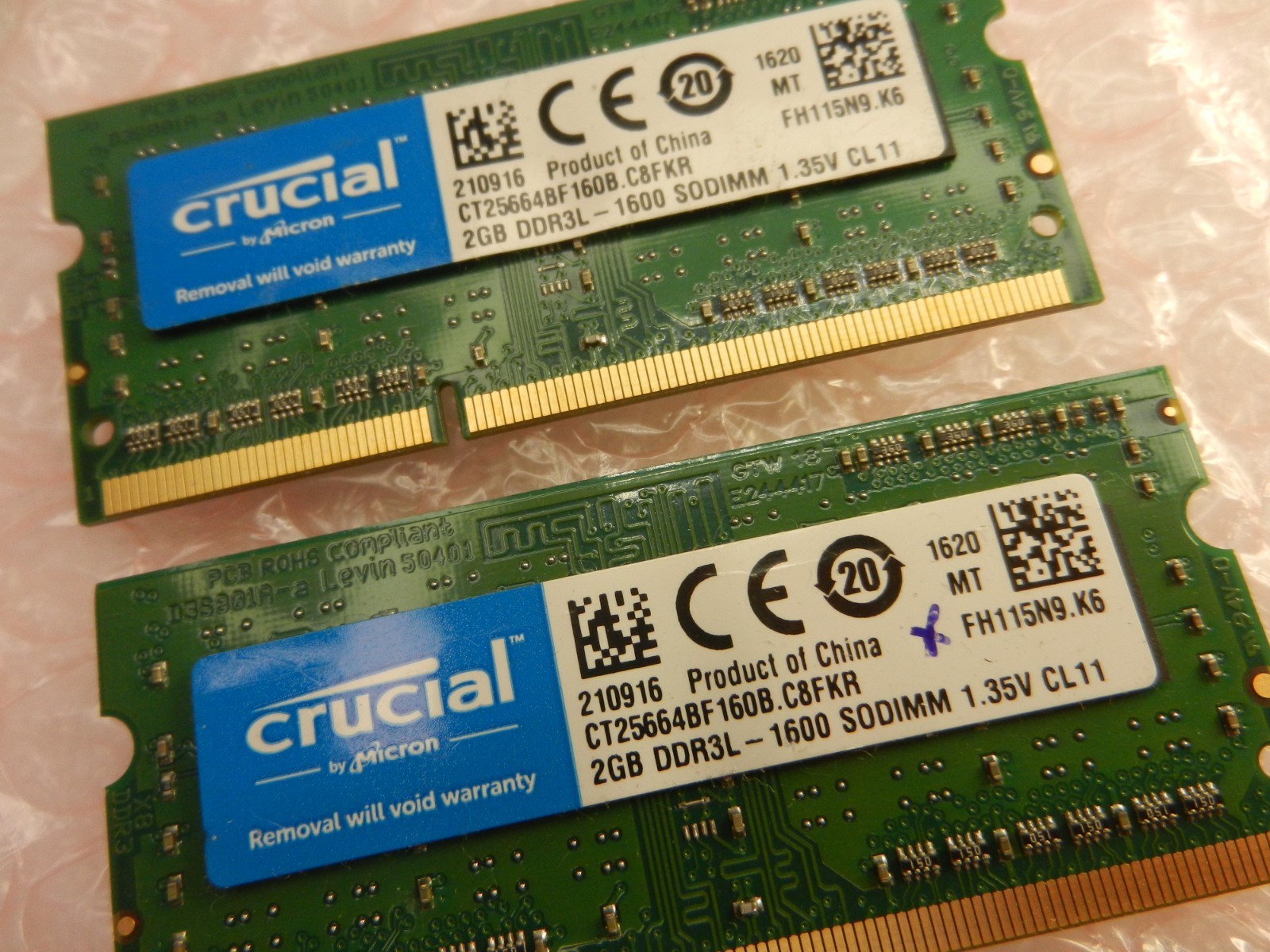 2X 2GB Memory chips 4GB / CRUCIAL CT25664BF160B.CF8FKD 2GB DDR3L-1600 SO DIMM