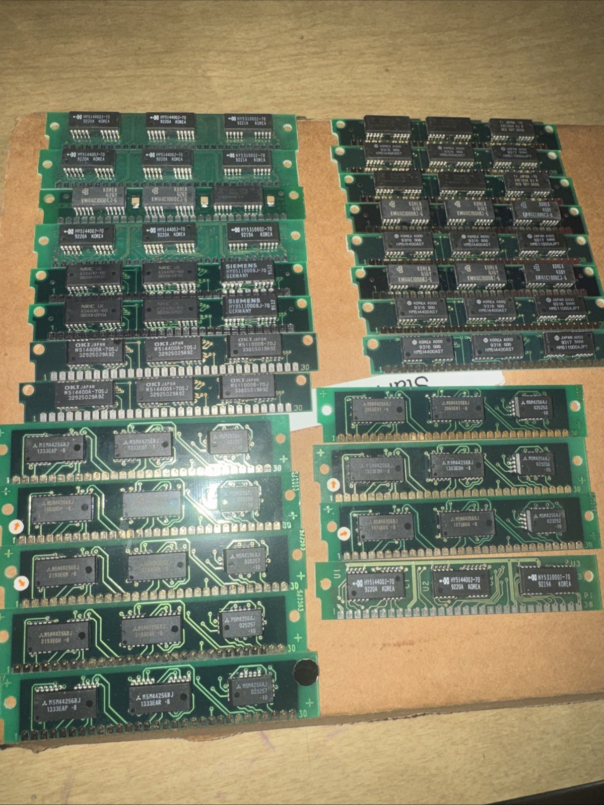 Lot of 25 30-Pin SIMM 3 – 1MB – Toshiba Siemens Mitsubishi Oki Japan Korea