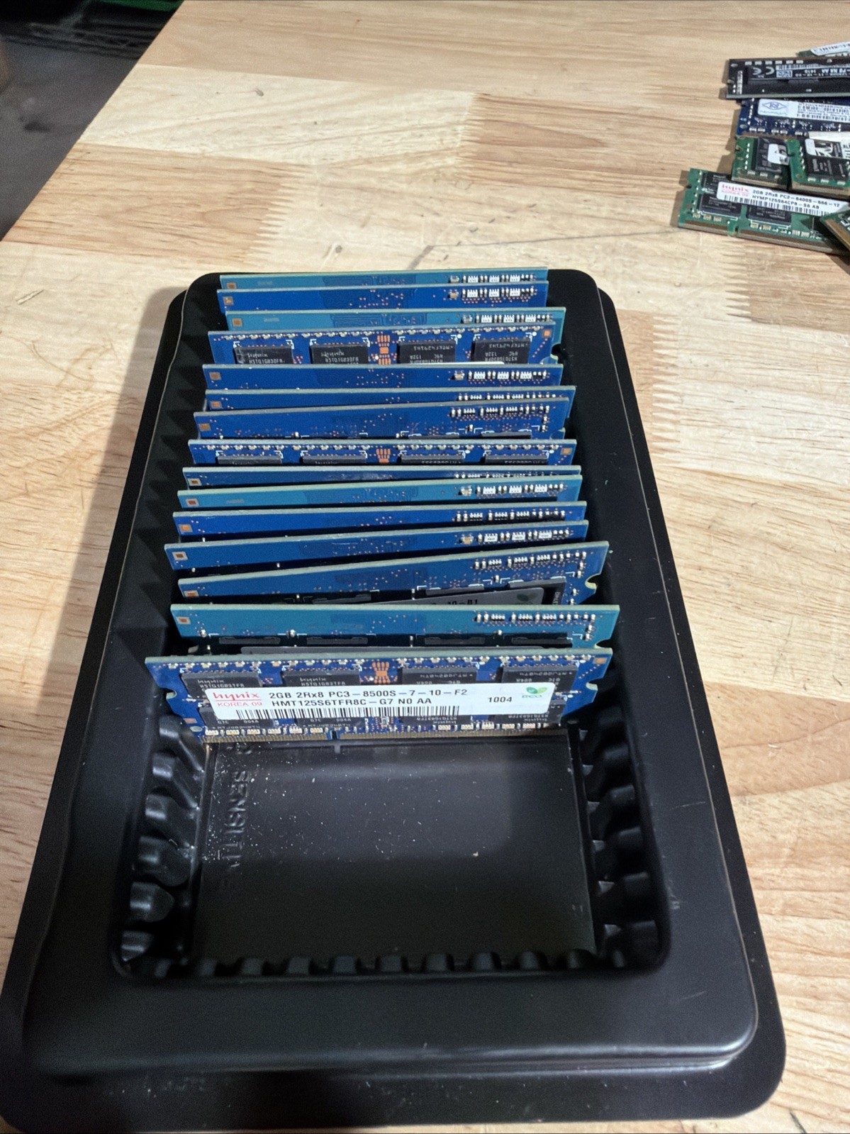 Lot Of 15 2GB DDR3 Laptop Ram PC-8500 PC3-1600 PC3-12800 Mixed 204 Pin