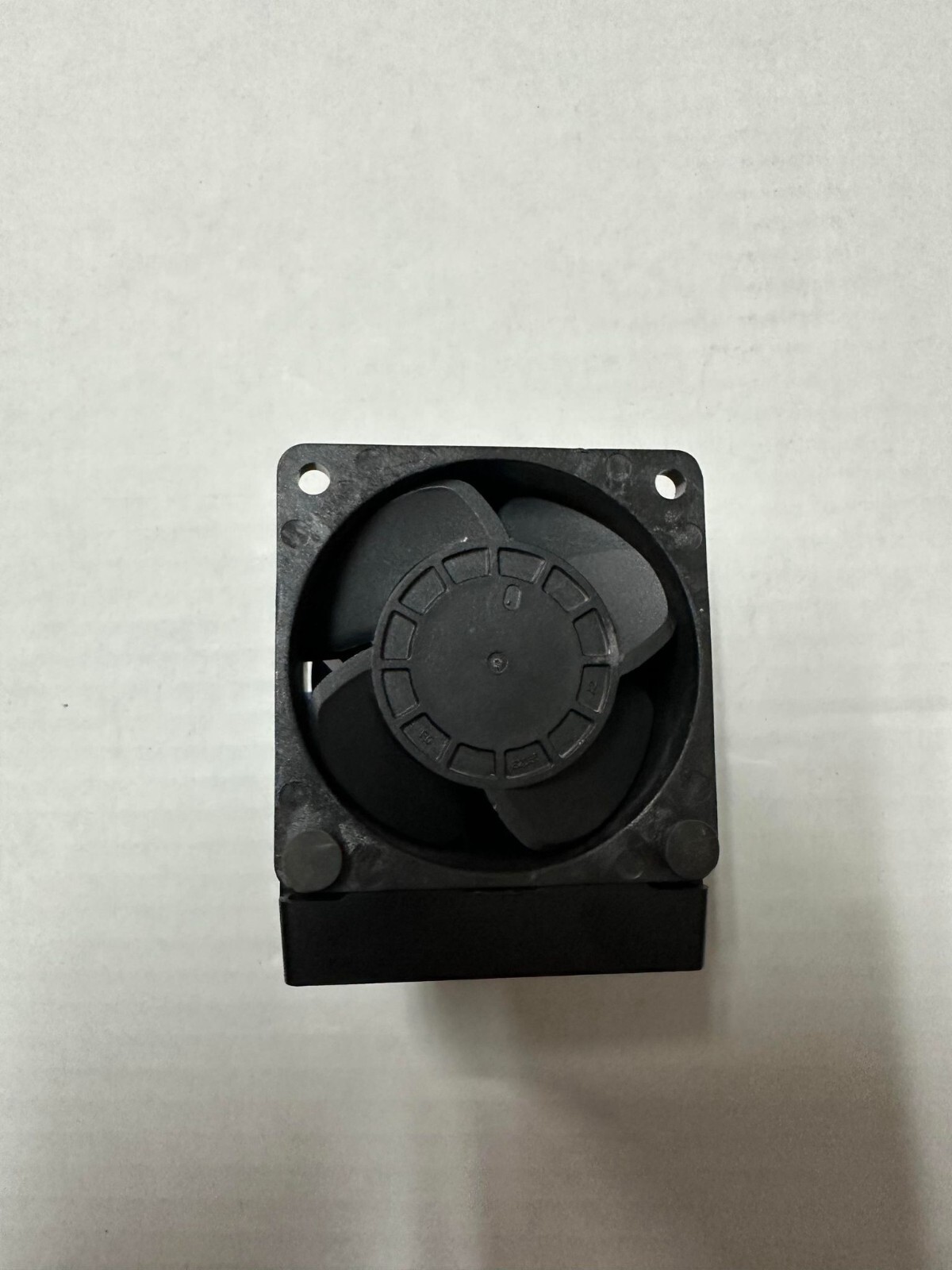 GENUINE DELL ASSY CAGE ONE FAN ONLY HEATSINK FAN 6056 C6400 P/N D8321