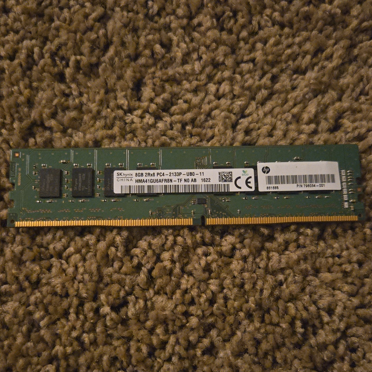 SK hynix 8GB DDR4 PC4-2133P 288-Pin DIMM Unbuffered HMA41GU6AFR8N-TF