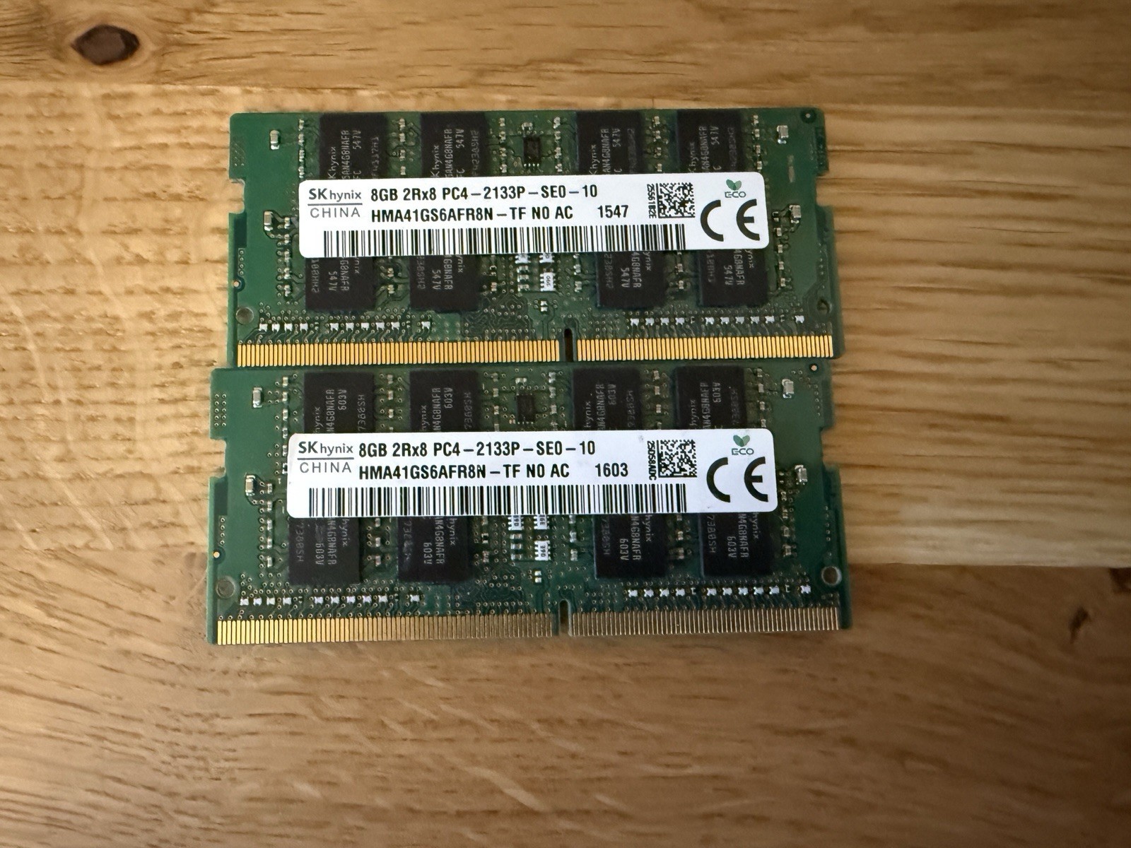 SK Hynix 16GB (2x8GB) 2Rx8 PC4-2133P-SE0-10 SODIMM HMA41GS6AFR8N-TF