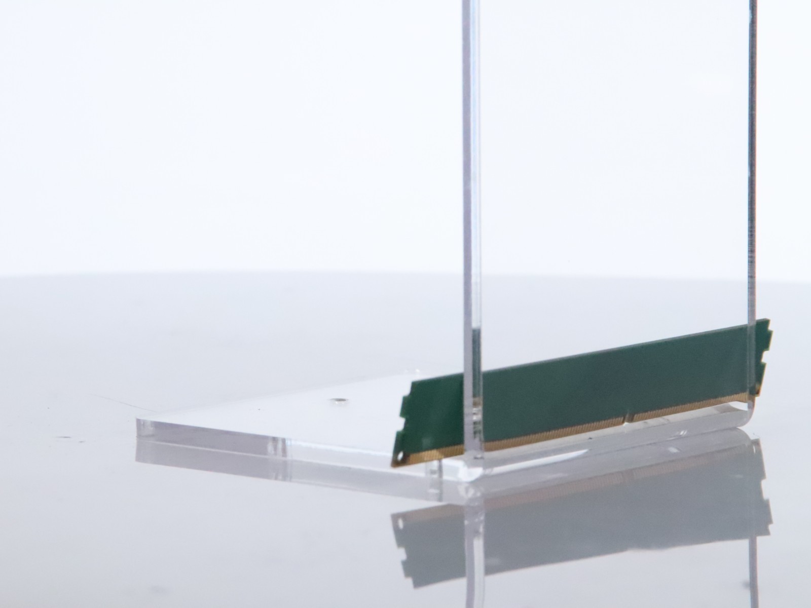 Kingston KTH9600CS/4G 4GB PC3-12800U 1600MHz Low Profile 1.5V Non-ECC DDR3 RAM