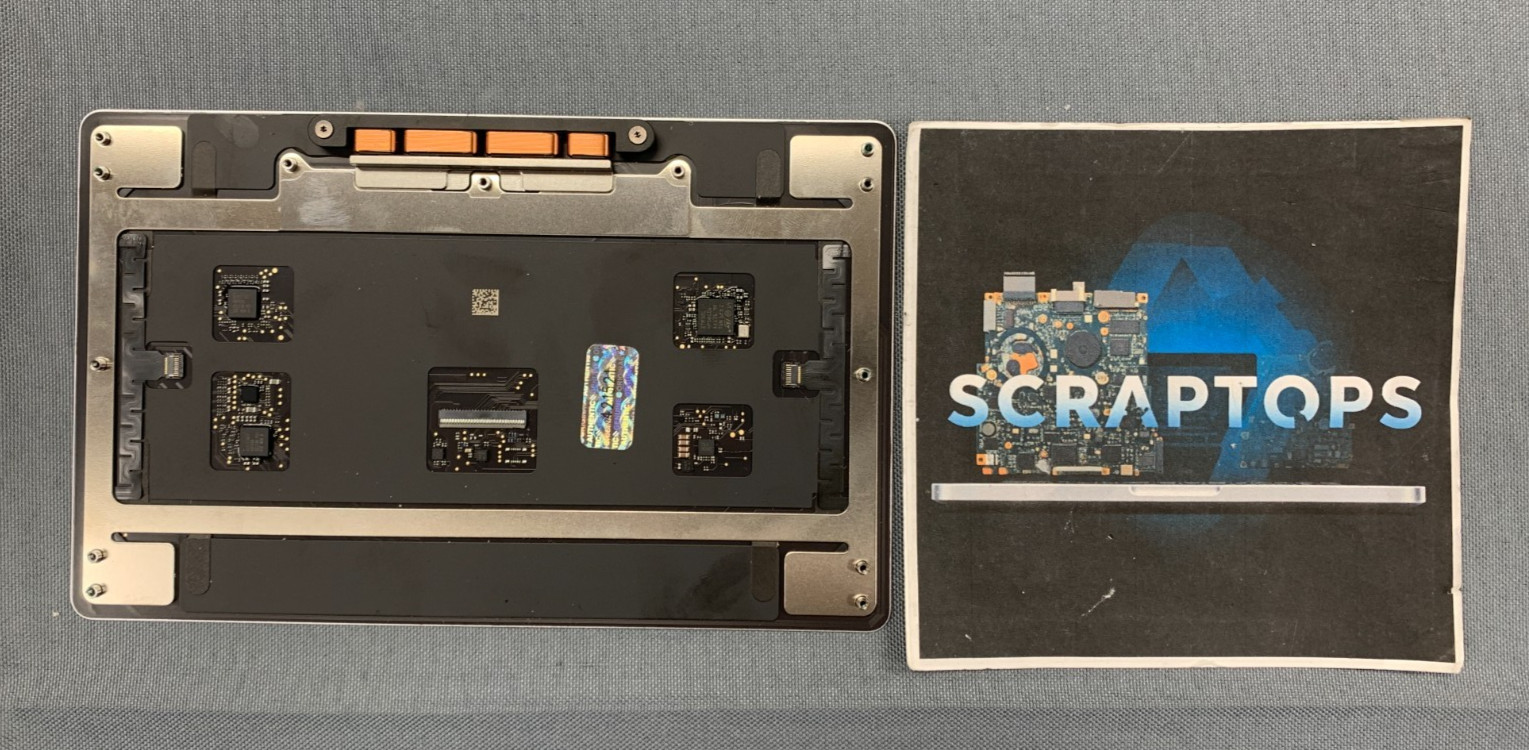 MacBook Pro 16″ 2021 A2485 EMC 3651 Trackpad Silver #11221245