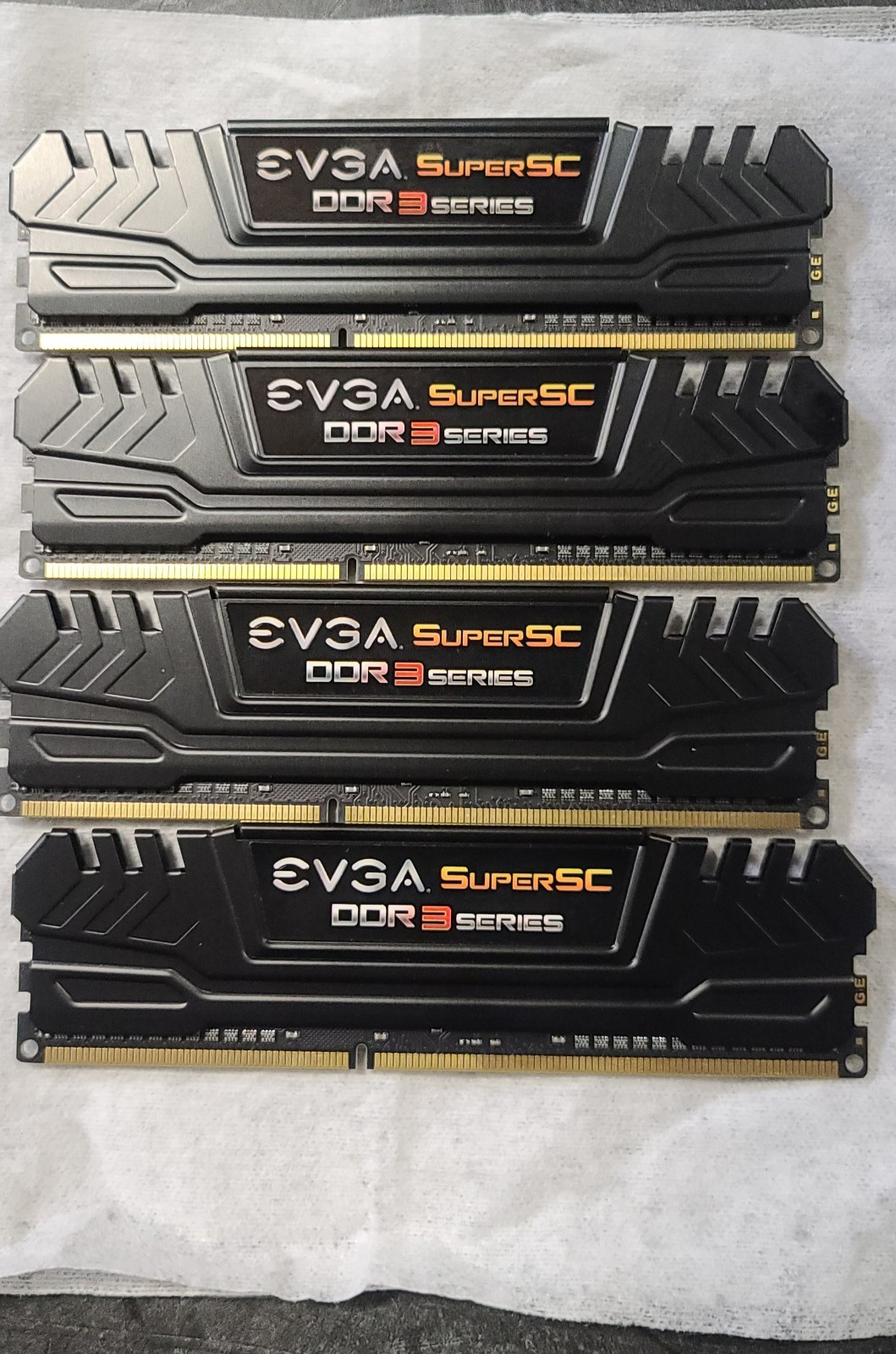 EVGA SuperSC 16GB (4x4GB) DDR3-2400 PC3-19200 240-Pin DIMM 08G-D3-2400-MR