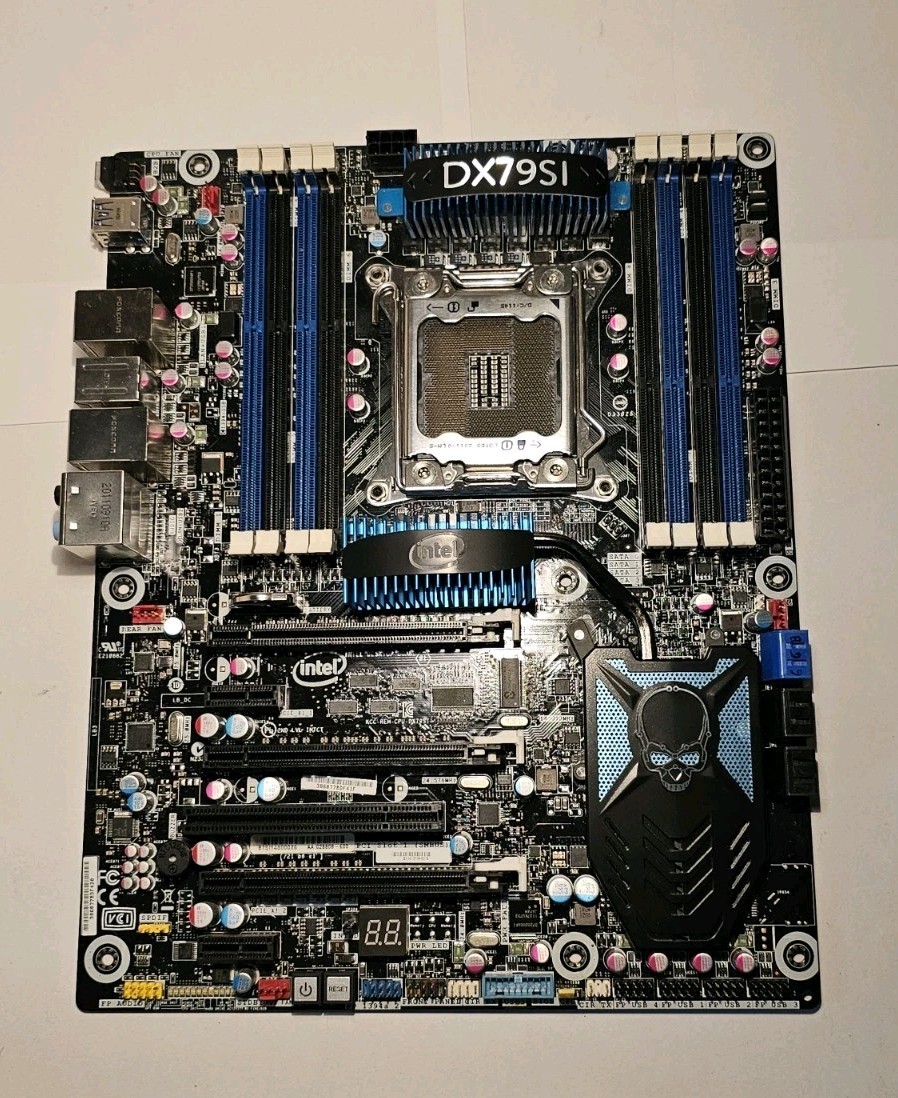 Intel DX79SI, LGA 2011/Socket R Motherboard