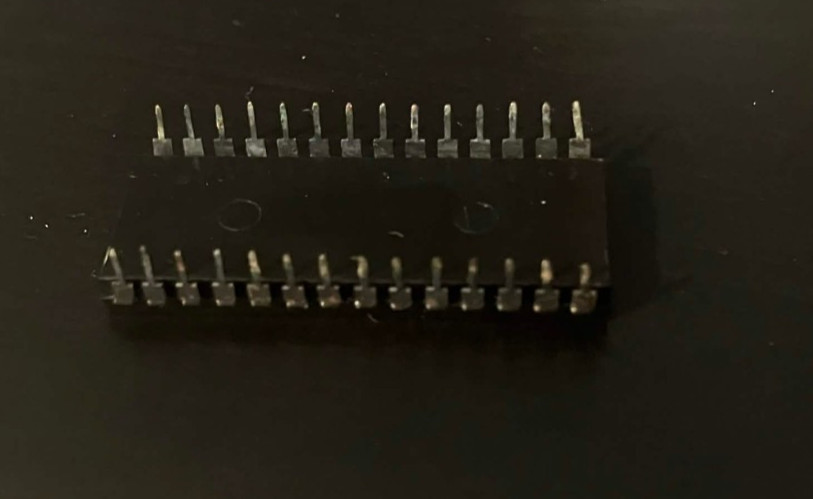 Many Used Vintage Computer Chips – some corrosion -untested