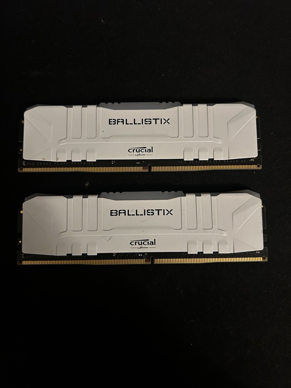 Crucial Ballistix RGB 3600 DDR4 DRAM Desktop Gaming Memory Kit 16GB(8Gx2)-WHITE