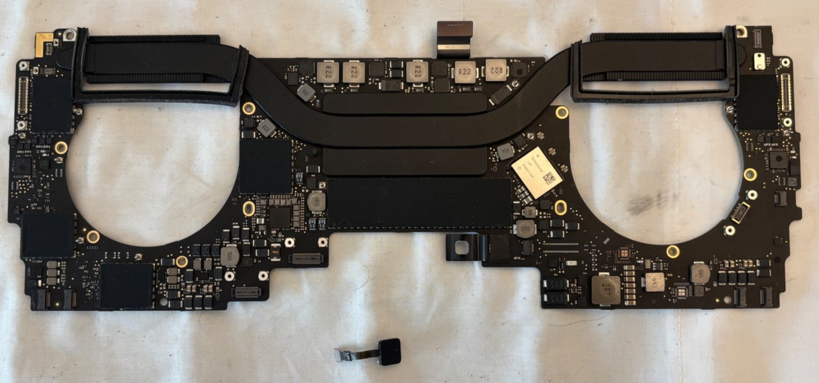 MacBook Pro 13″ A1989 Mid 2018 MV962LL i5 2.4GHz 8GB 512GB Logic Board 661-12814
