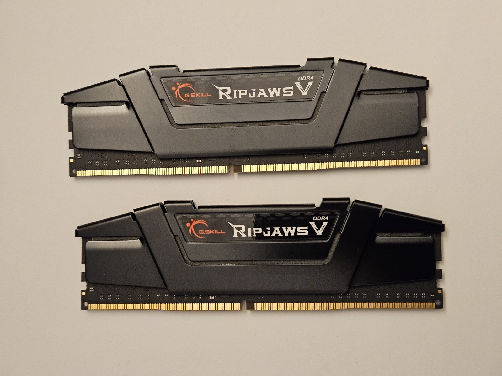 G.SKILL Ripjaws V 32GB (2x16GB) DDR4-3200 Desktop RAM Memory F4-3200C16D-32GVK