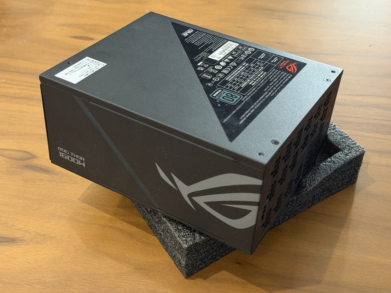 ASUS ROG Thor 1600W Titanium Fully Modular PSU 80+ Titanium OLED Power Supply