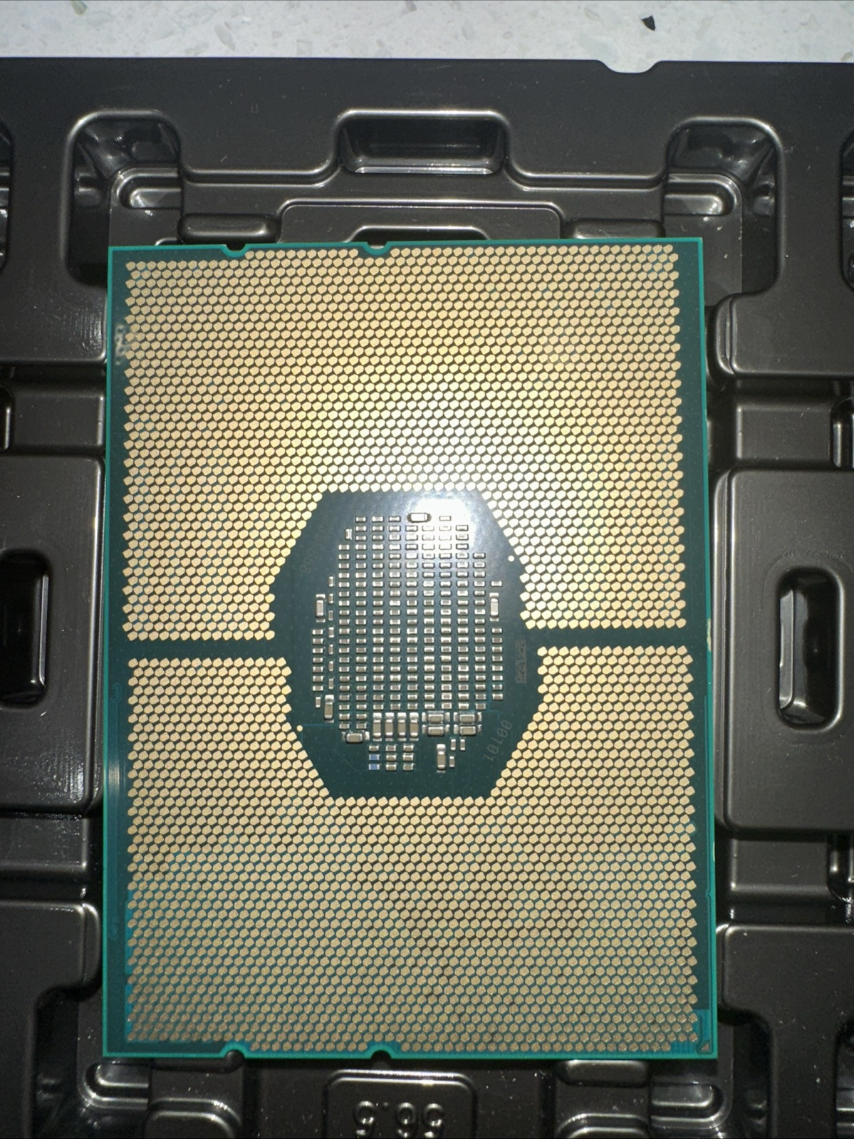 Intel Xeon Platinum 8175M 2.50 38.50MB L039G963 28-Core CPU Processor SR3FU