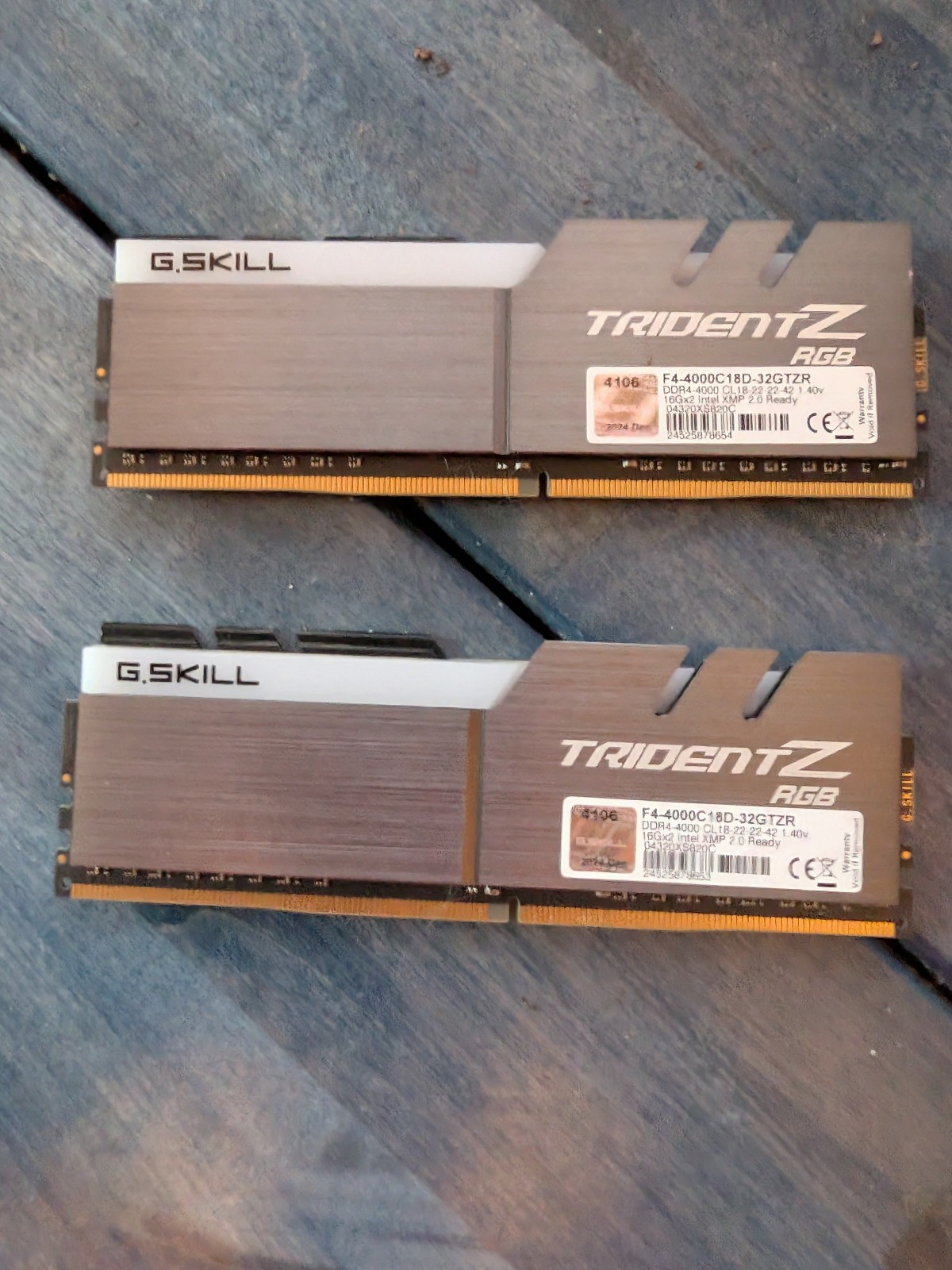 CL18 Hynix – G.Skill Trident Z RGB 32GB (2x16GB) DDR4 4000 F4-4000C18D-32GTZR