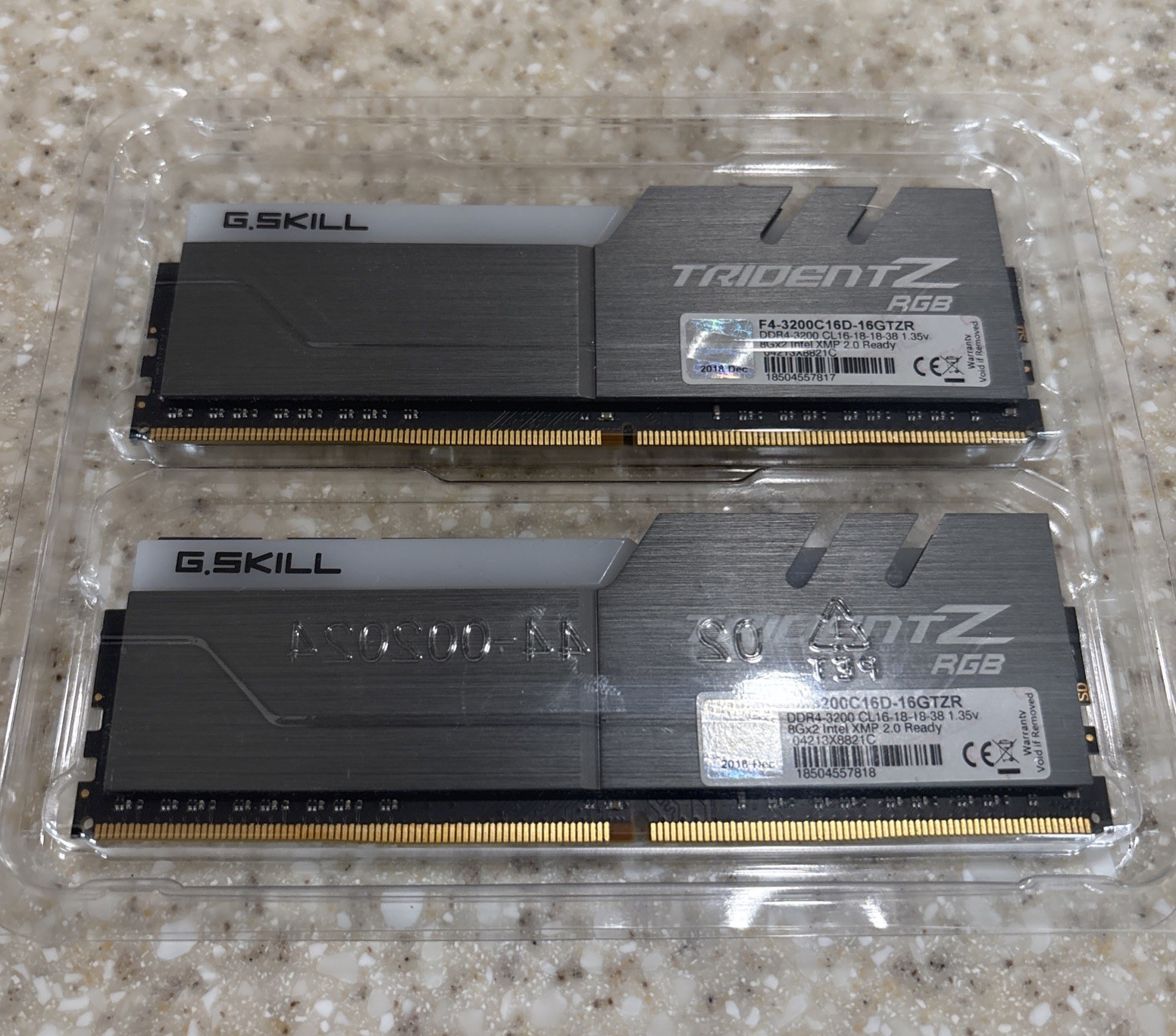 G.Skill Trident Z RGB 16GB (2x8GB) RAM DDR4 3200MHz F4-3200C16D-16GTZR