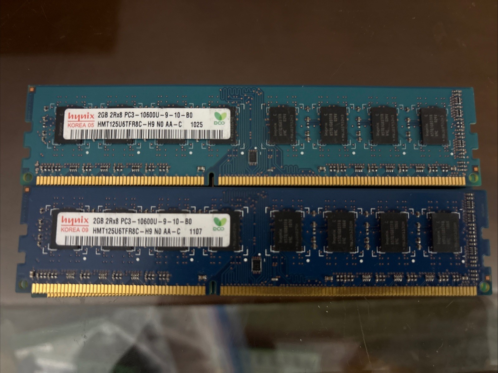 Hynix 2 GB UBDIMM PC3-10600 DDR3 SDRAM Memory (HMT125U6TFR8C-H9)