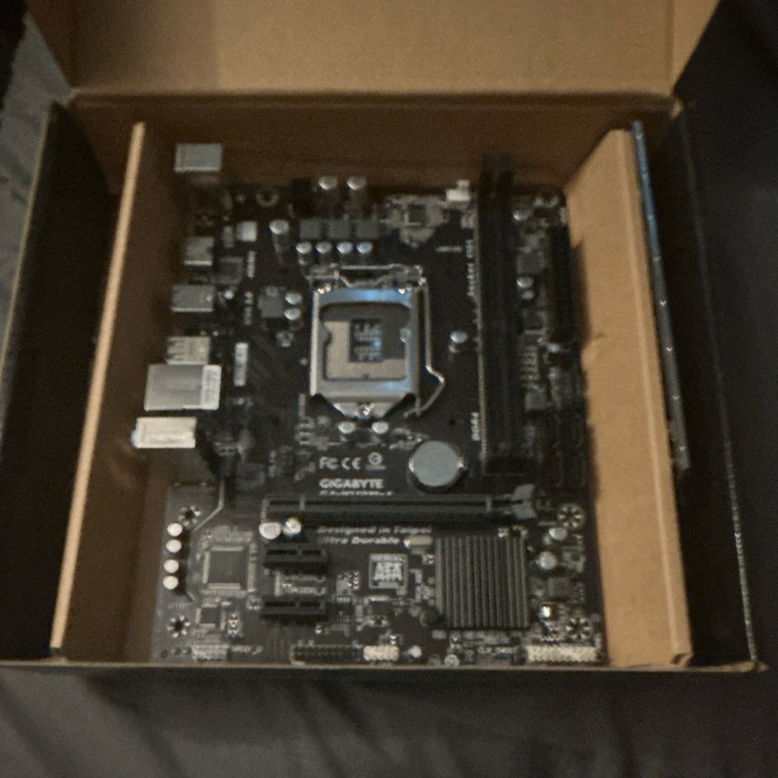 GIGABYTE GA-H110M-A MicroATX LGA1151 DDR4 2-Slot HDMI USB 3.0