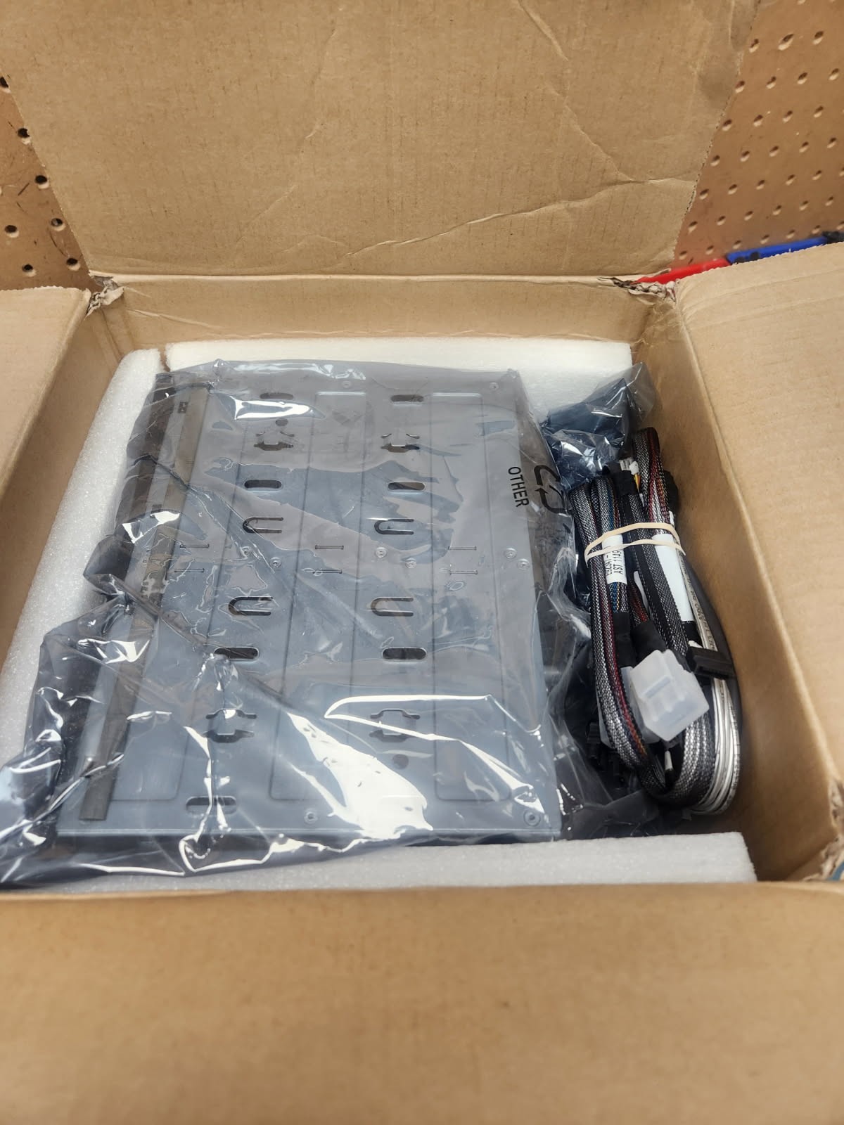 Intel FUP8X35HSDK Spare 8×3.5 Hot-Swap Drive Cage Kit NEW OPEN BOX